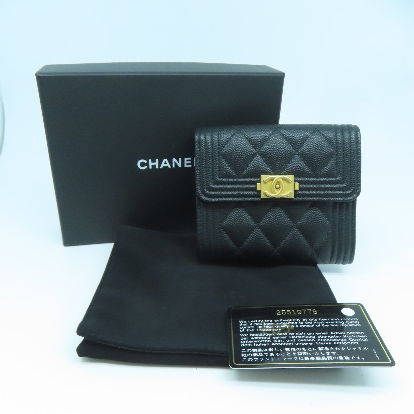 CHANEL 菱格Caviar皮革Boy Wallet金扣錢包黑色