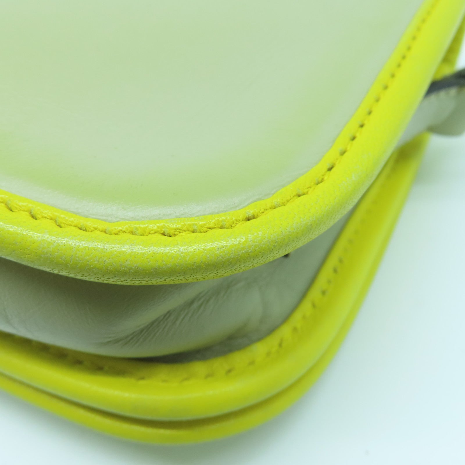 LOEWE 牛皮皮革Shoulder Bag金扣肩背袋灰色/粉紅色
