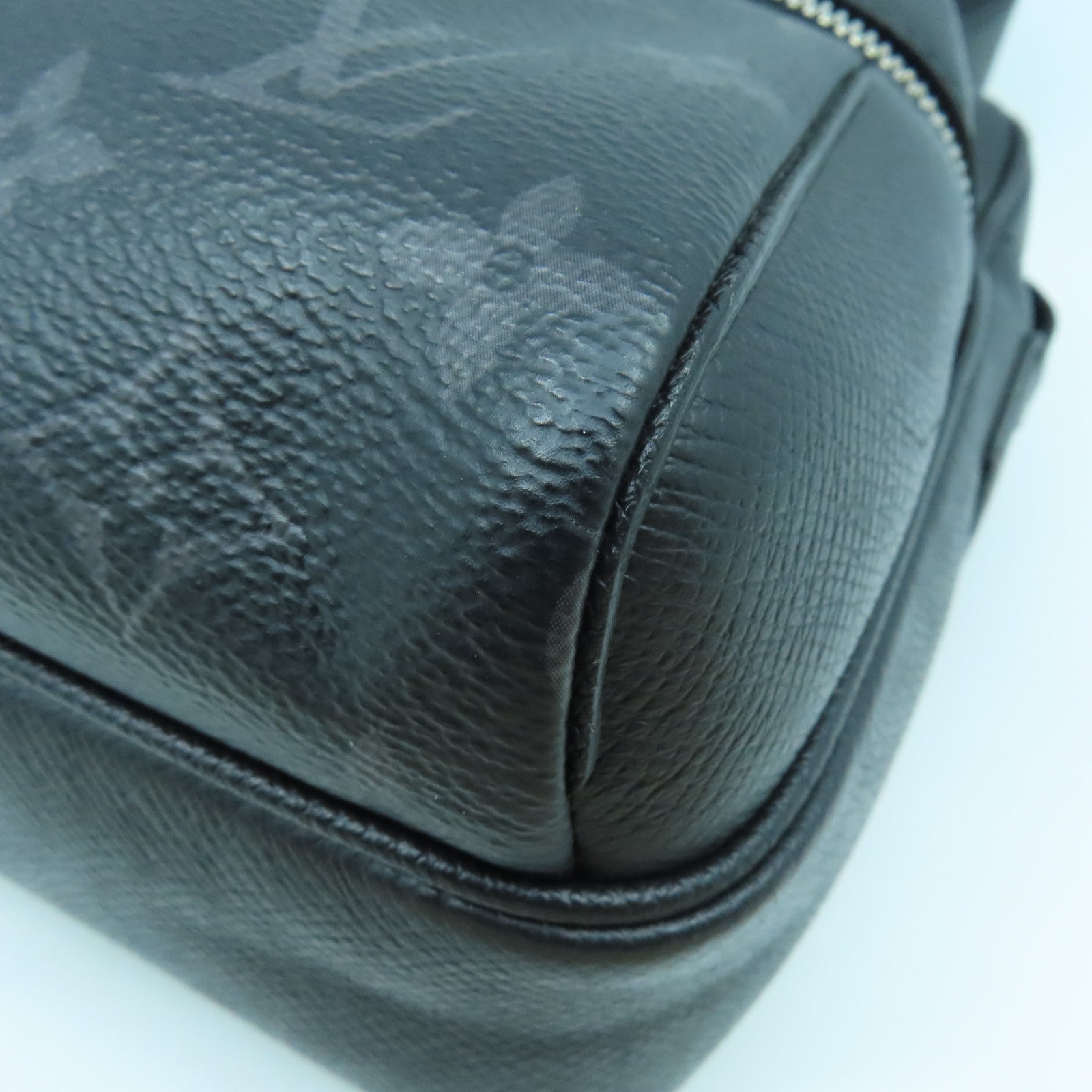 LOUIS VUITTON Monogram Eclipse Outdoor Messenger PM肩背袋黑色