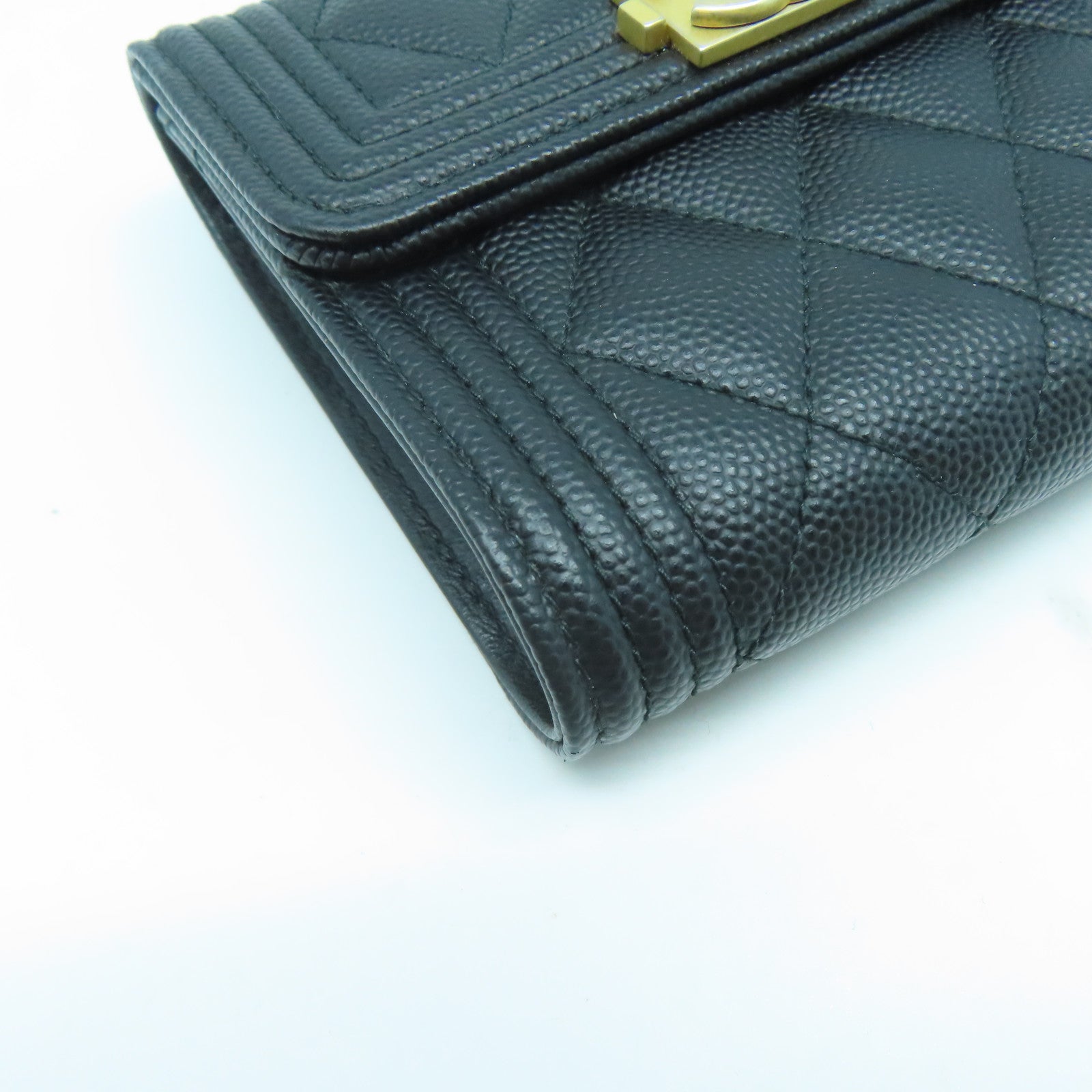 CHANEL 菱格Caviar皮革Boy Wallet金扣錢包黑色