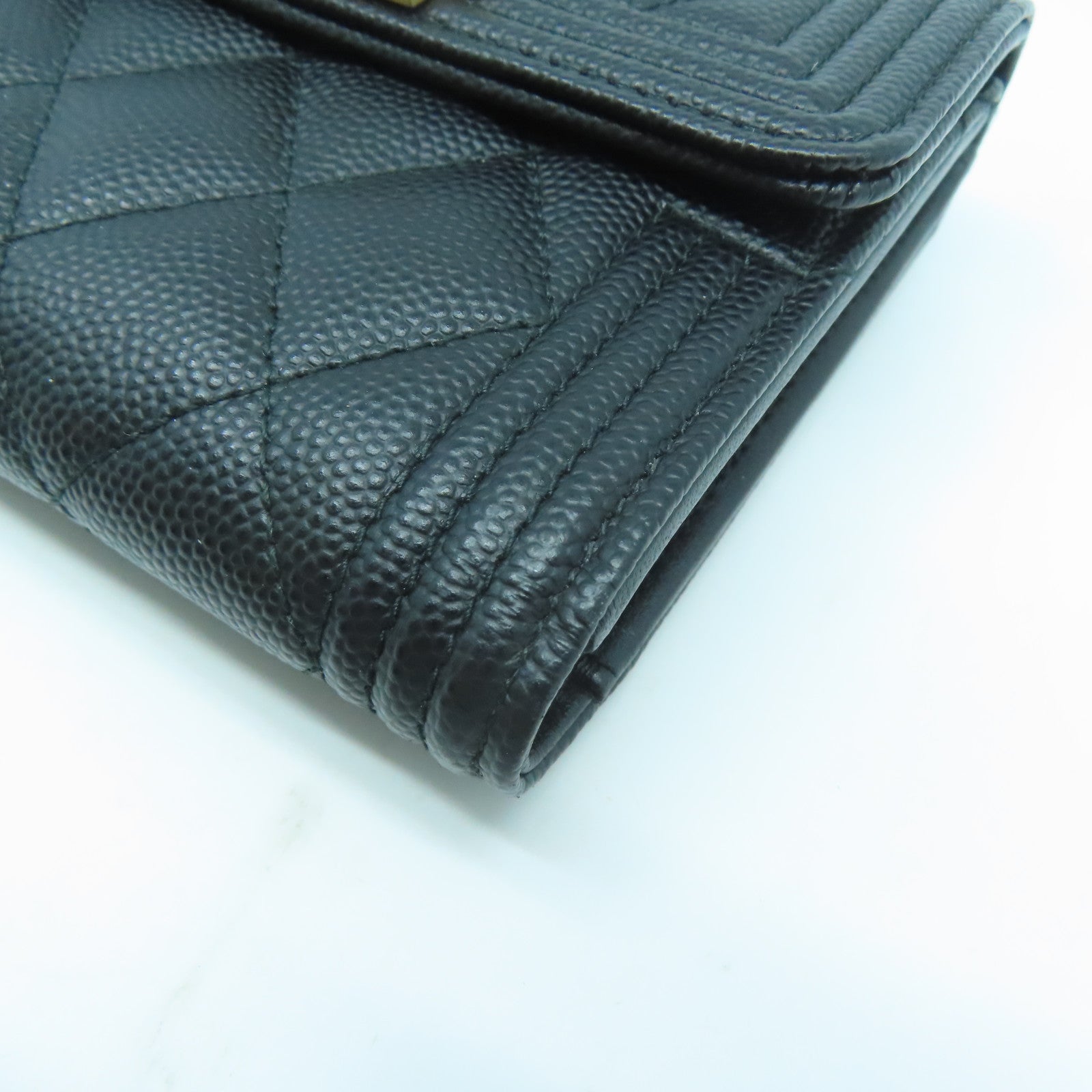 CHANEL 菱格Caviar皮革Boy Wallet金扣錢包黑色