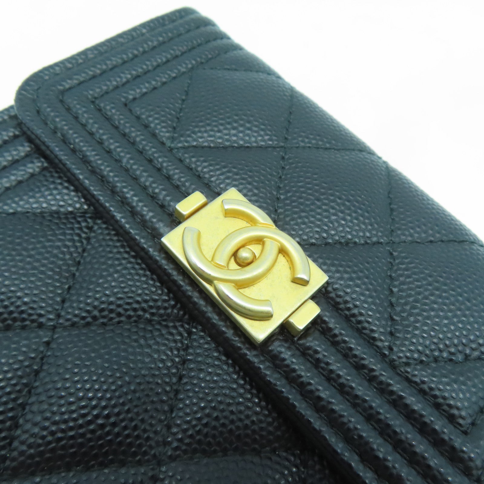 CHANEL 菱格Caviar皮革Boy Wallet金扣錢包黑色