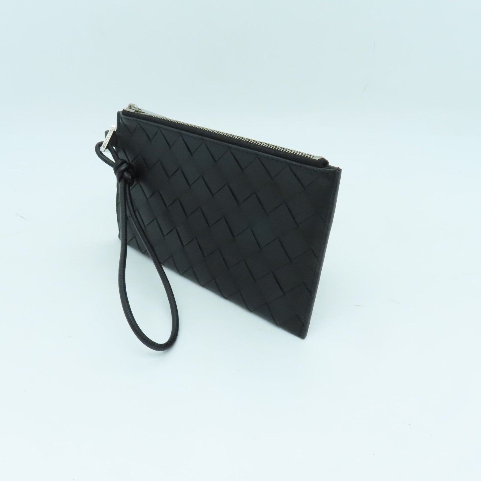 BOTTEGA VENETA 羊皮皮革Pouch銀扣手提包黑色