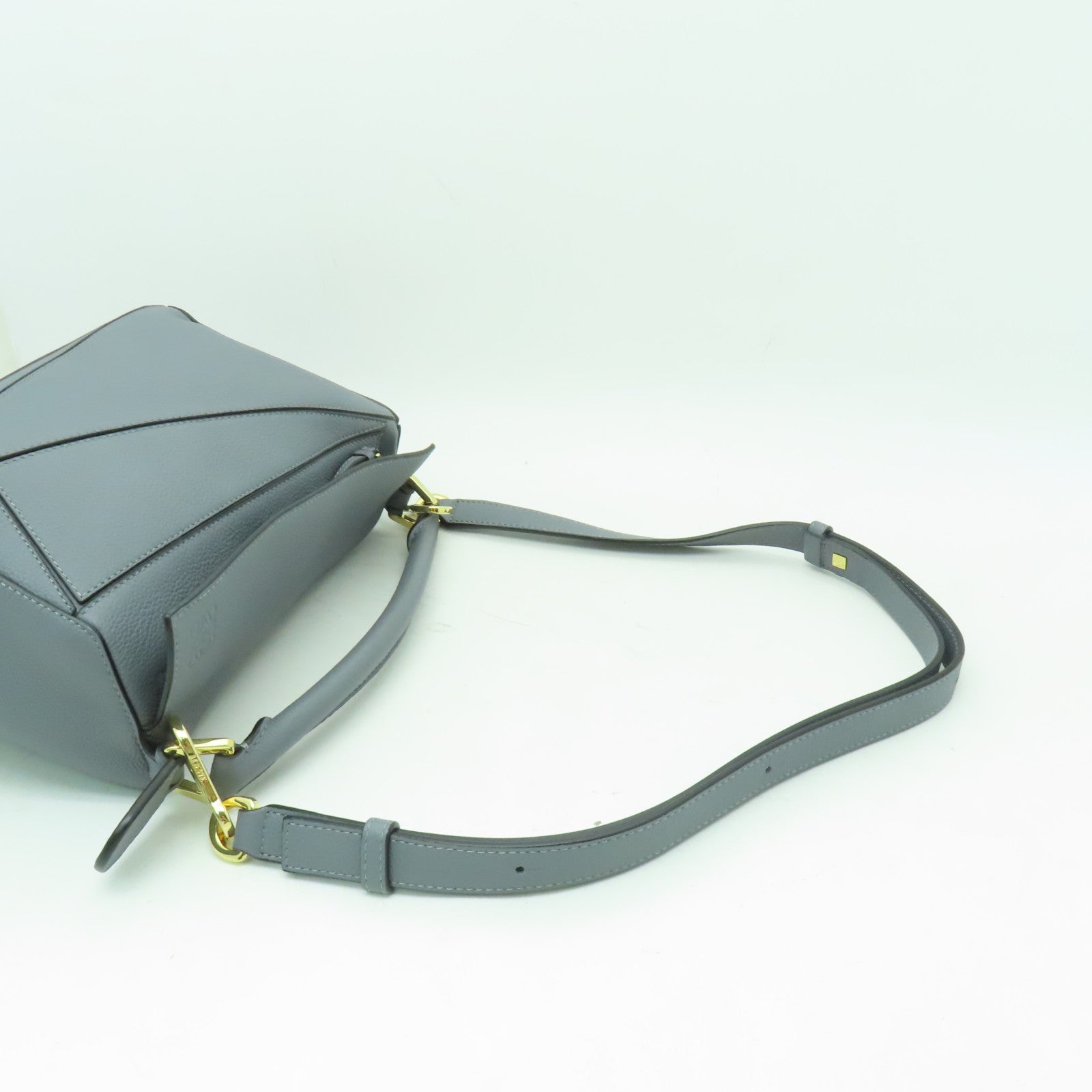 LOEWE 牛皮皮革Puzzle Small Bag金扣手挽肩背兩用袋灰色