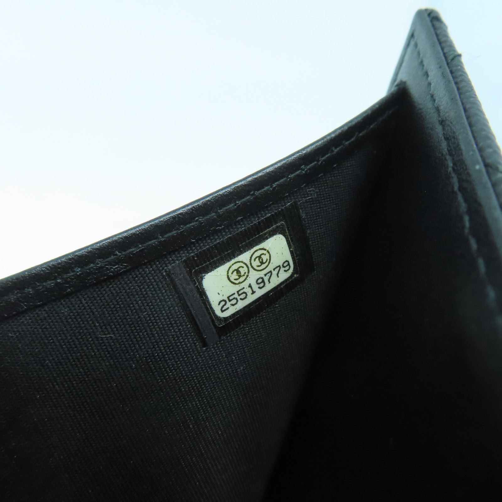 CHANEL 菱格Caviar皮革Boy Wallet金扣錢包黑色