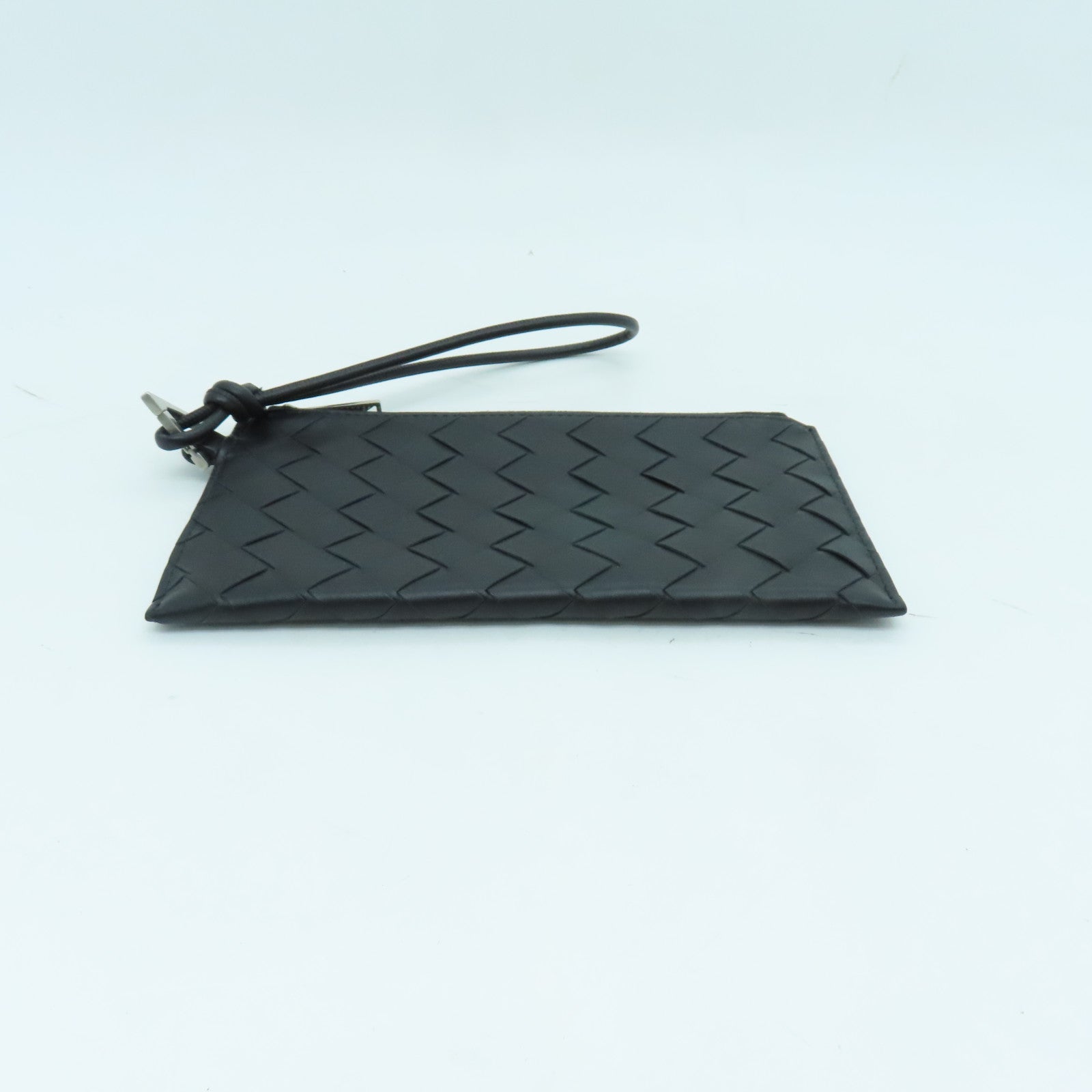 BOTTEGA VENETA 羊皮皮革Pouch銀扣手提包黑色
