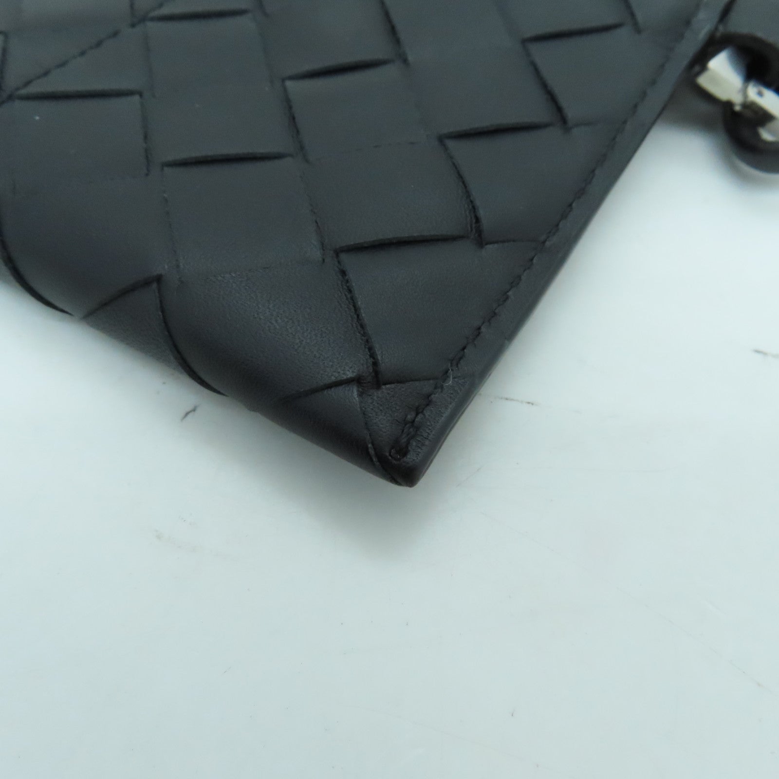 BOTTEGA VENETA 羊皮皮革Pouch銀扣手提包黑色