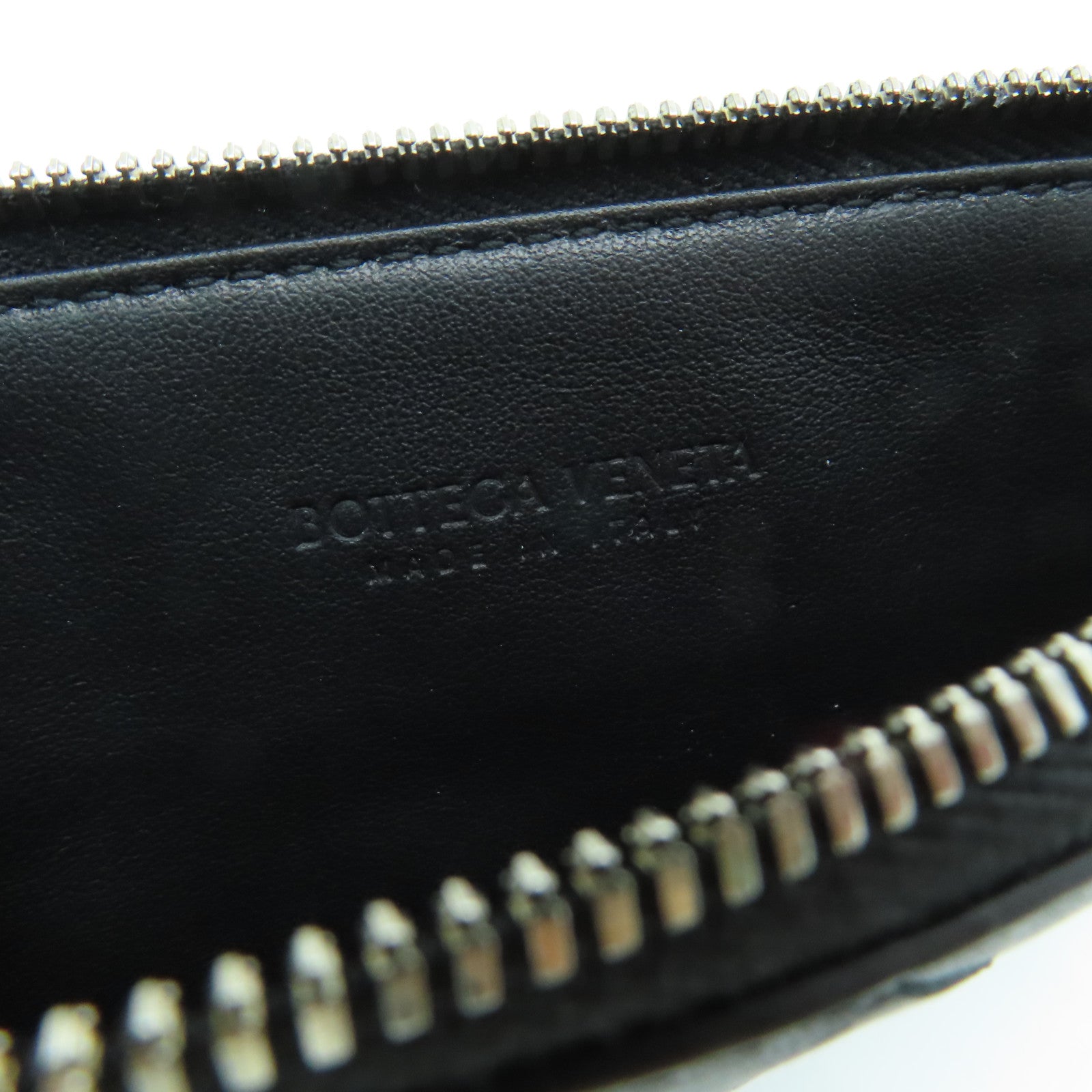 BOTTEGA VENETA 羊皮皮革Pouch銀扣手提包黑色