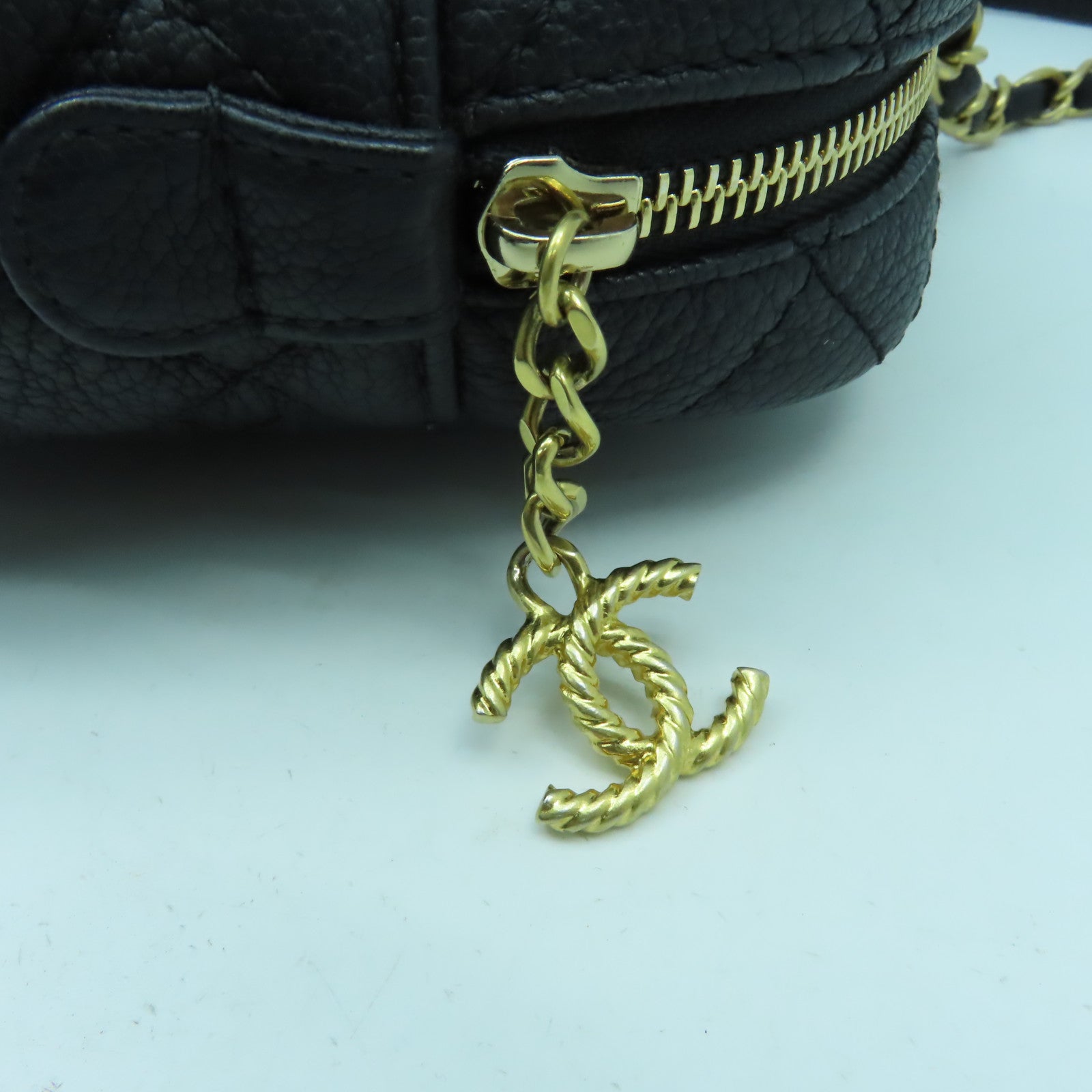 CHANEL 菱格牛皮皮革Chain Shoulder金扣鏈帶肩背袋黑色