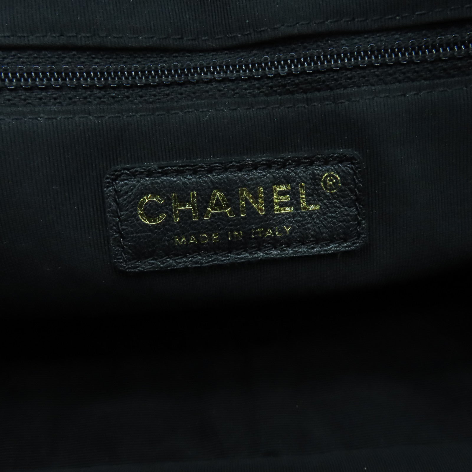 CHANEL 菱格牛皮皮革Chain Shoulder金扣鏈帶肩背袋黑色