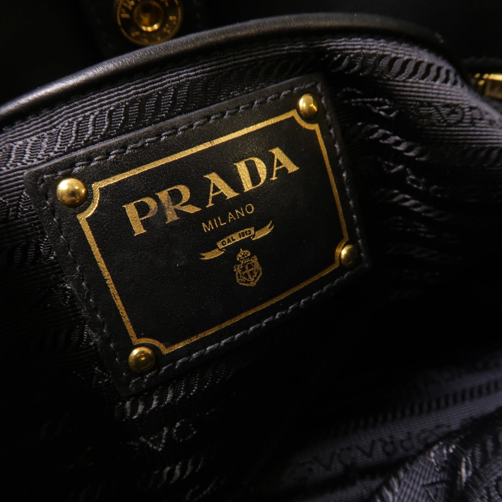 PRADA 尼龍/皮革2 Way Shoulder金扣手挽肩背兩用袋黑色