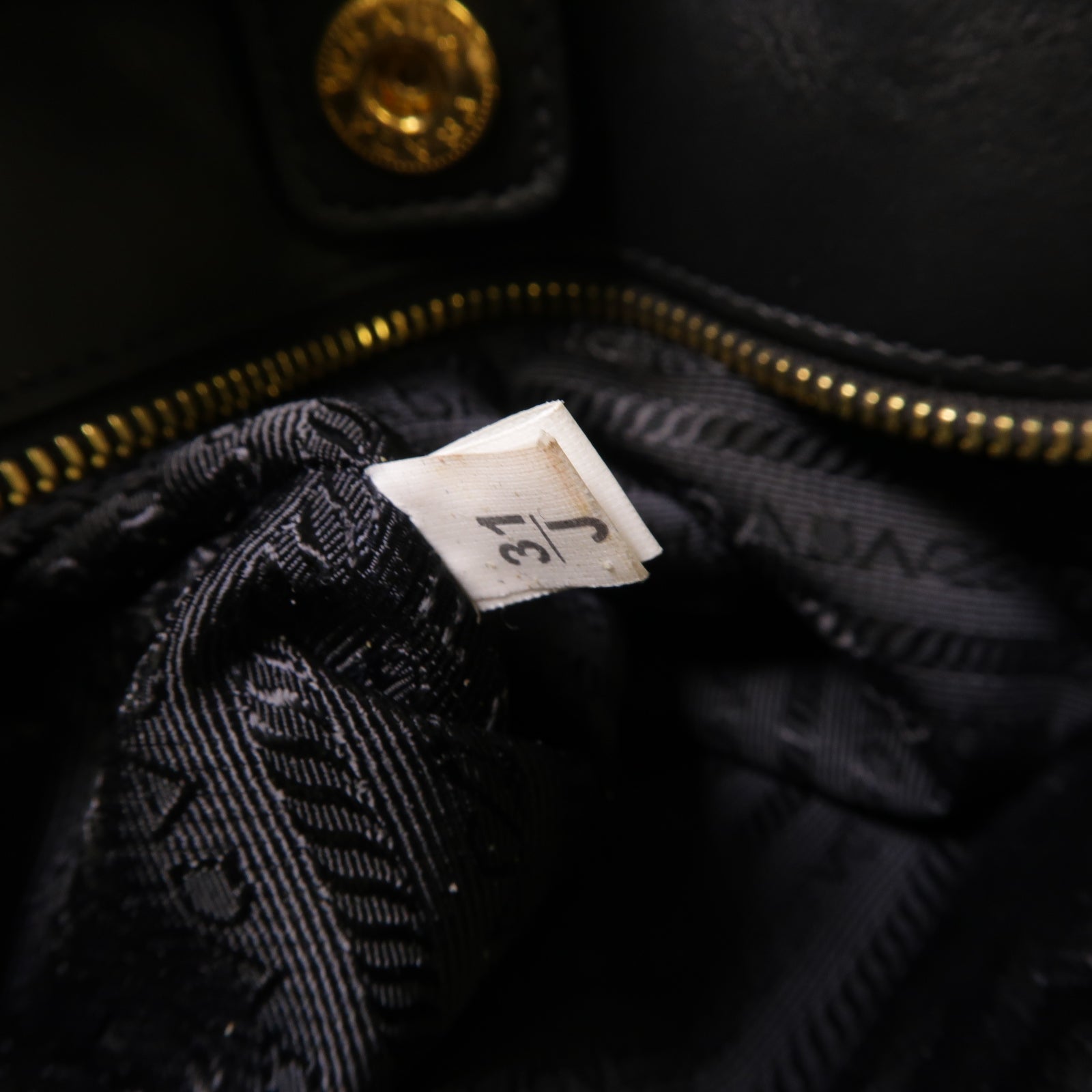 PRADA 尼龍/皮革2 Way Shoulder金扣手挽肩背兩用袋黑色