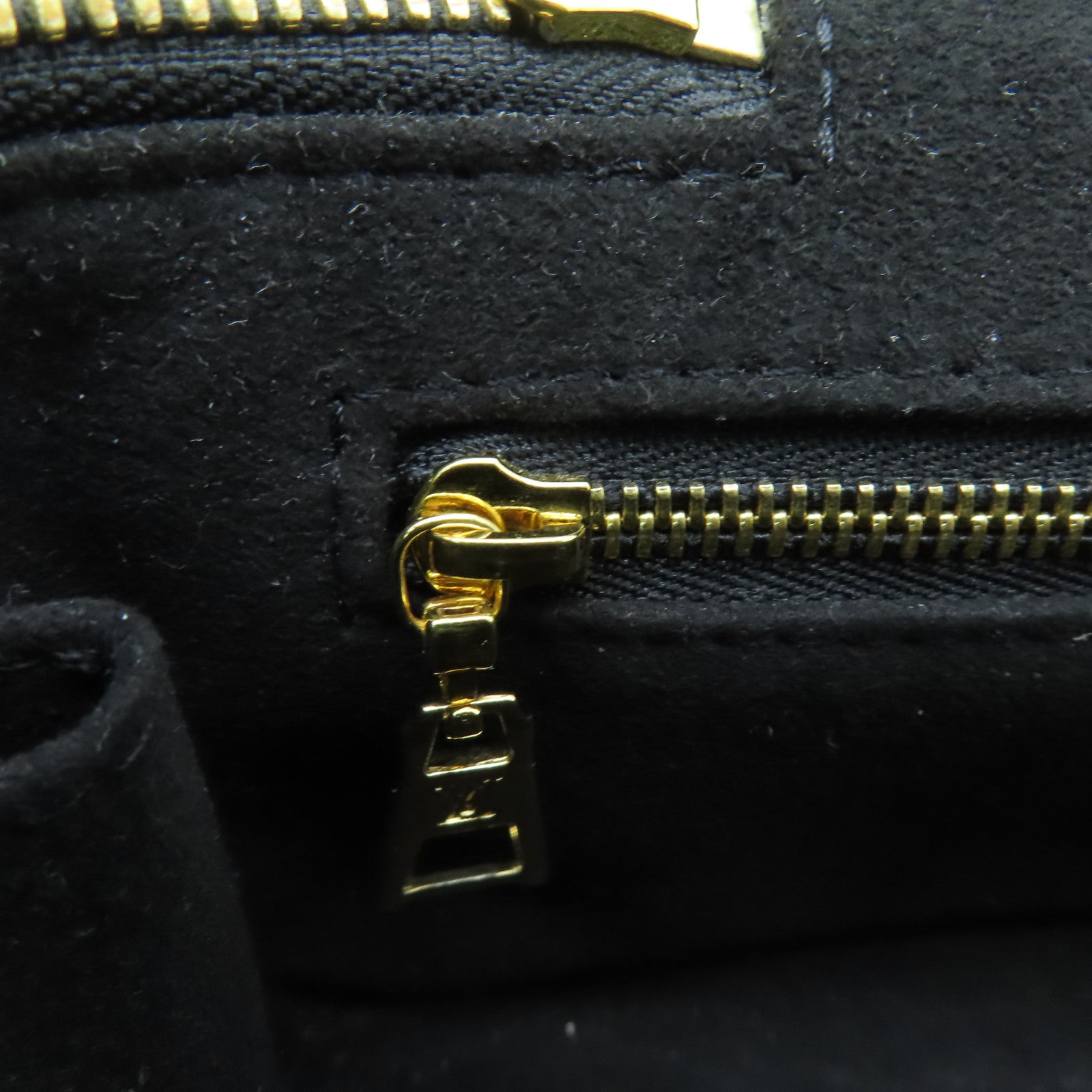 LOUIS VUITTON Monogram Empreinte Vanity PM金扣手挽肩背两用袋黑色
