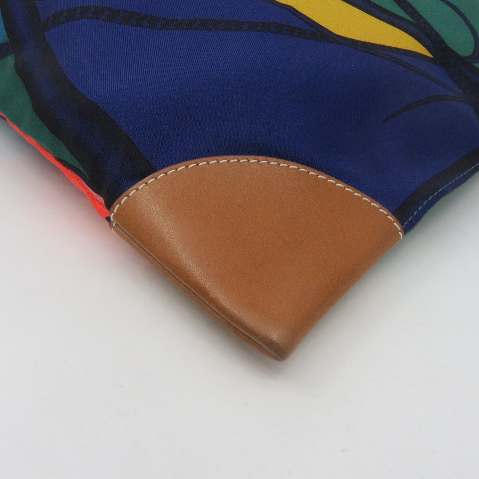 HERMES 【激減優惠】絲質Silk City銀扣肩背袋彩色