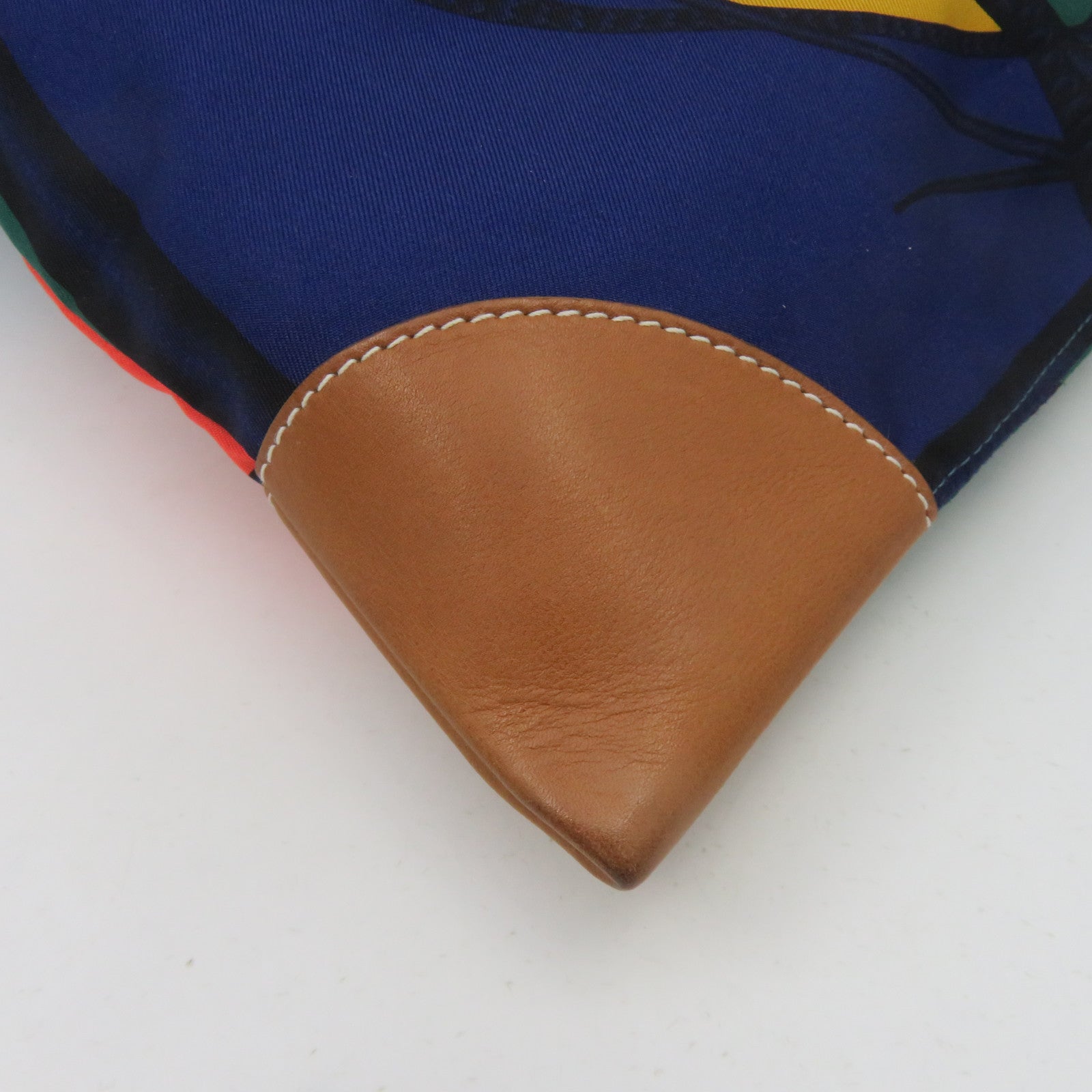 HERMES 【激減優惠】絲質Silk City銀扣肩背袋彩色