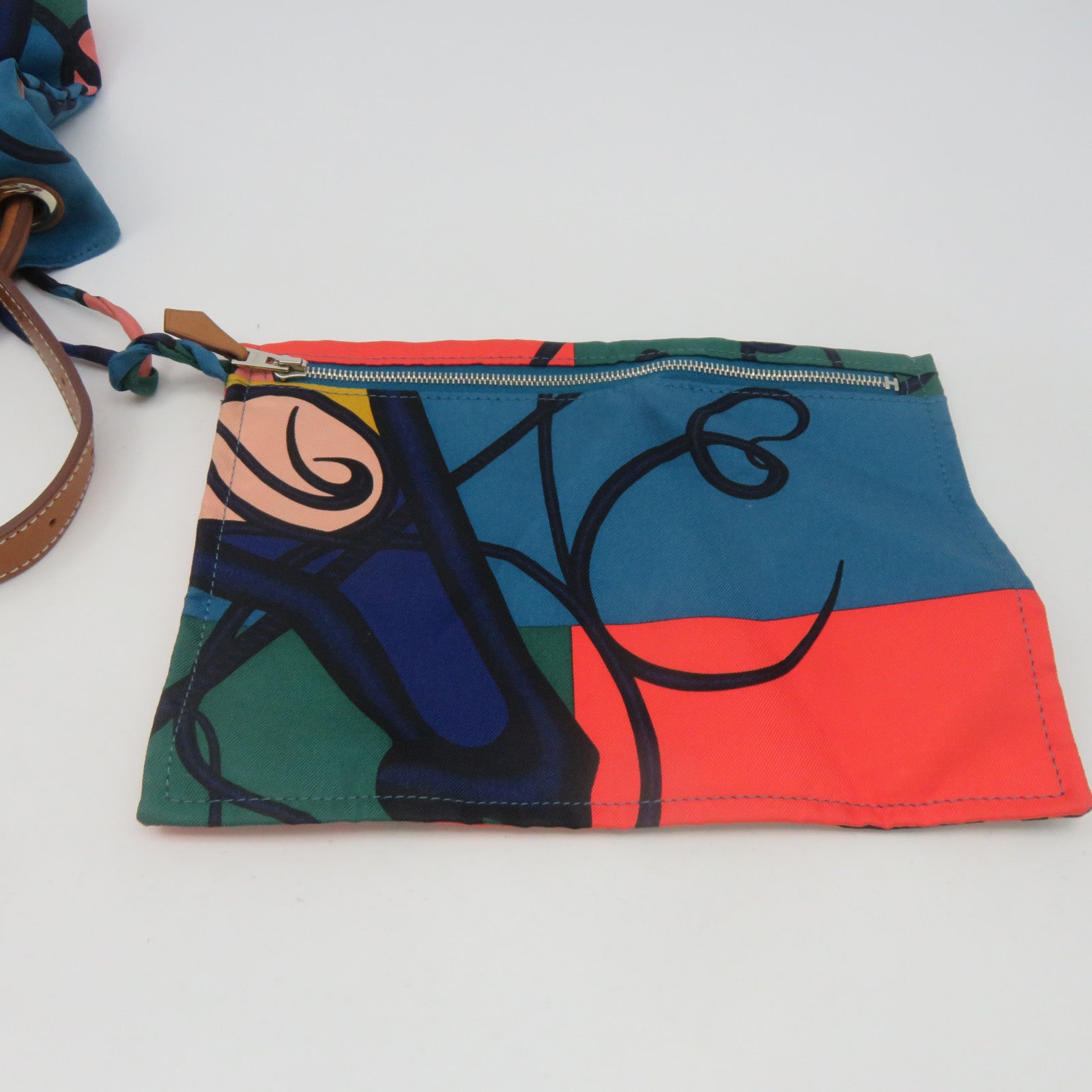 HERMES 【激減優惠】絲質Silk City銀扣肩背袋彩色