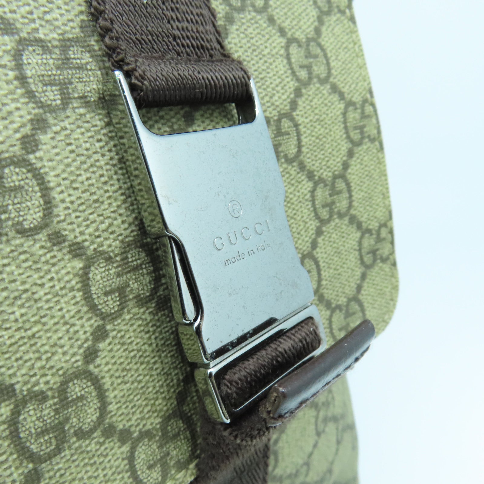 GUCCI 塗層帆布Shoulder Bag銀扣肩背袋棕色