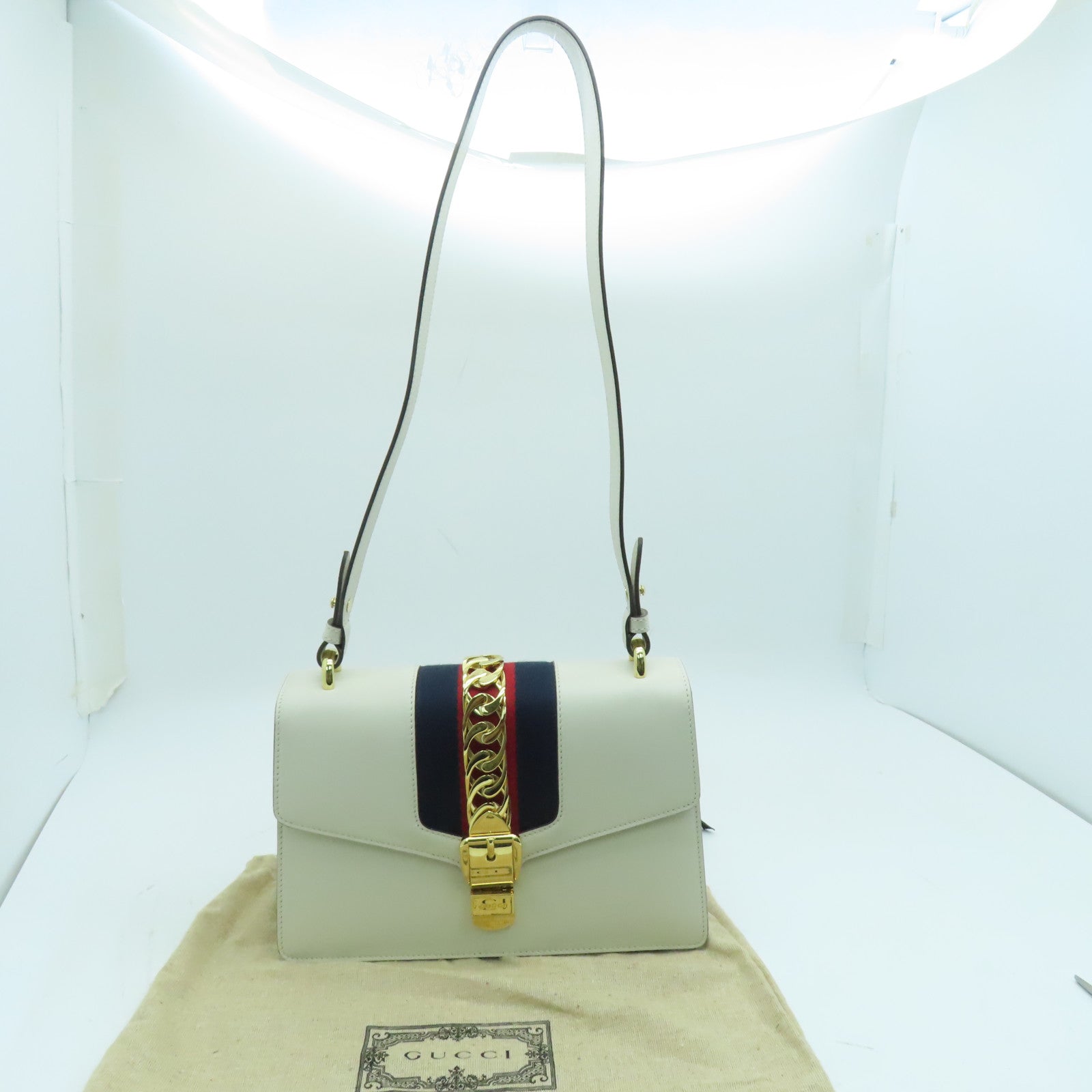 GUCCI 牛皮皮革Sylvie Shoulder Bag金扣肩背袋白色