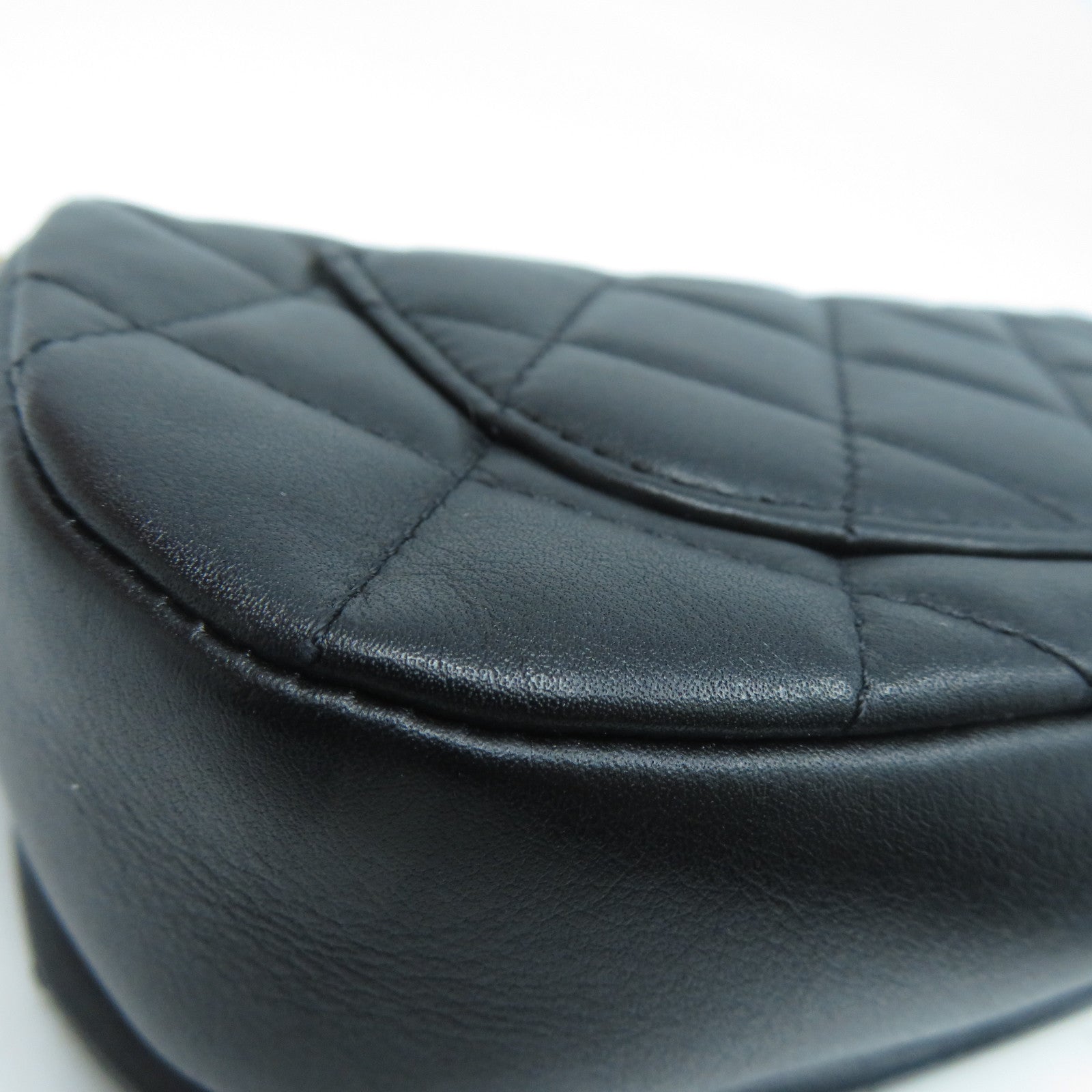 CHANEL 菱格牛皮皮革Clutch with chain金扣鏈帶肩背袋黑色
