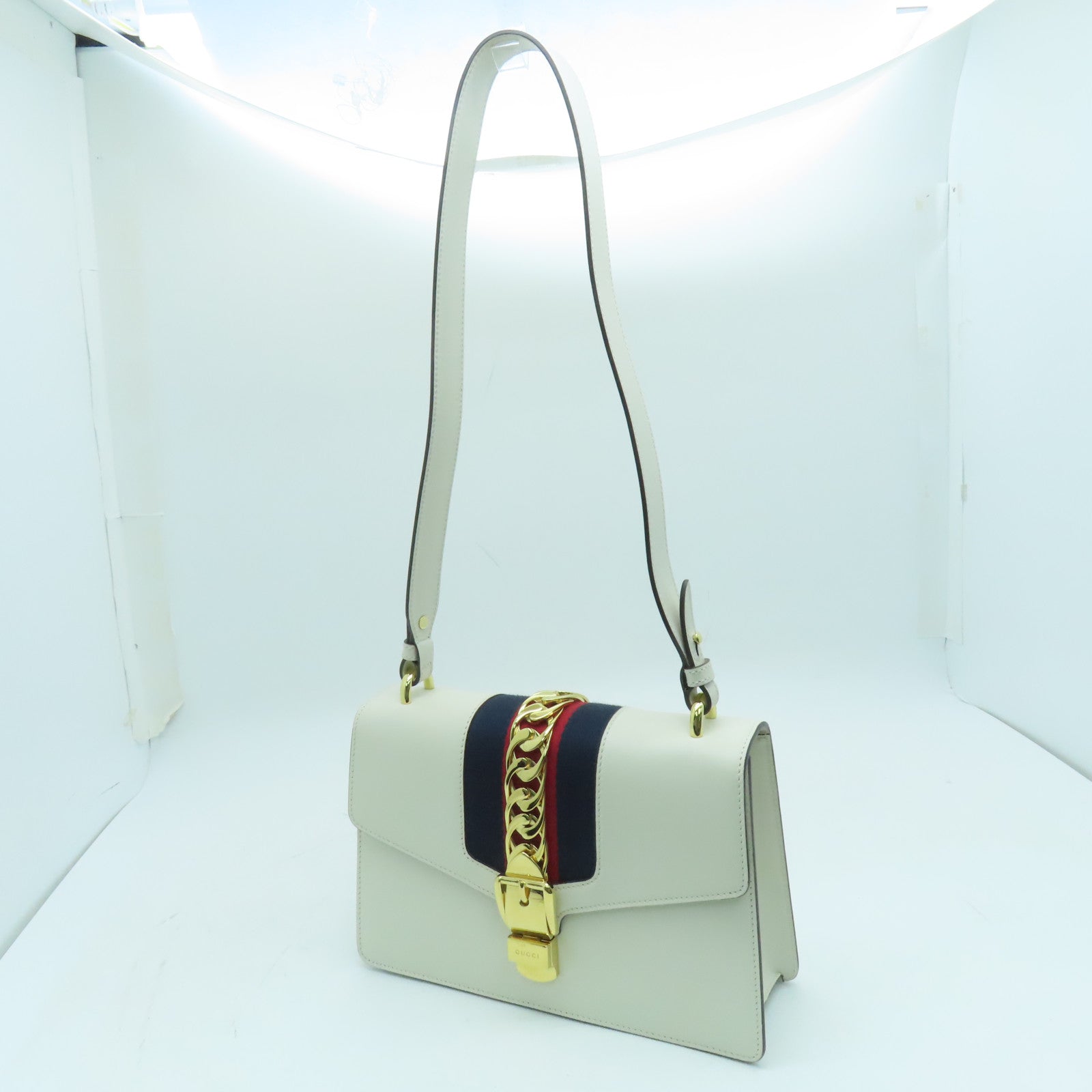 GUCCI 牛皮皮革Sylvie Shoulder Bag金扣肩背袋白色