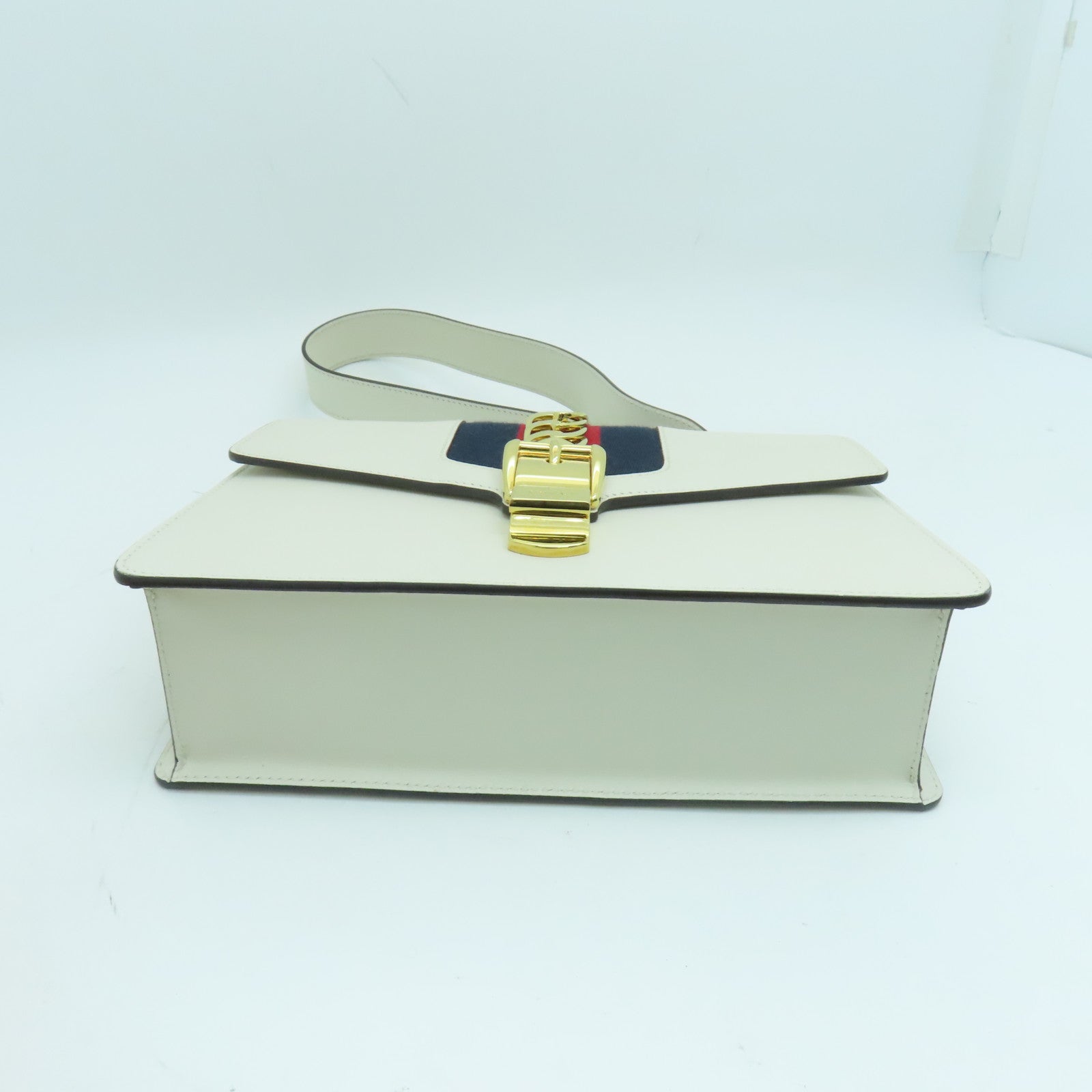 GUCCI 牛皮皮革Sylvie Shoulder Bag金扣肩背袋白色