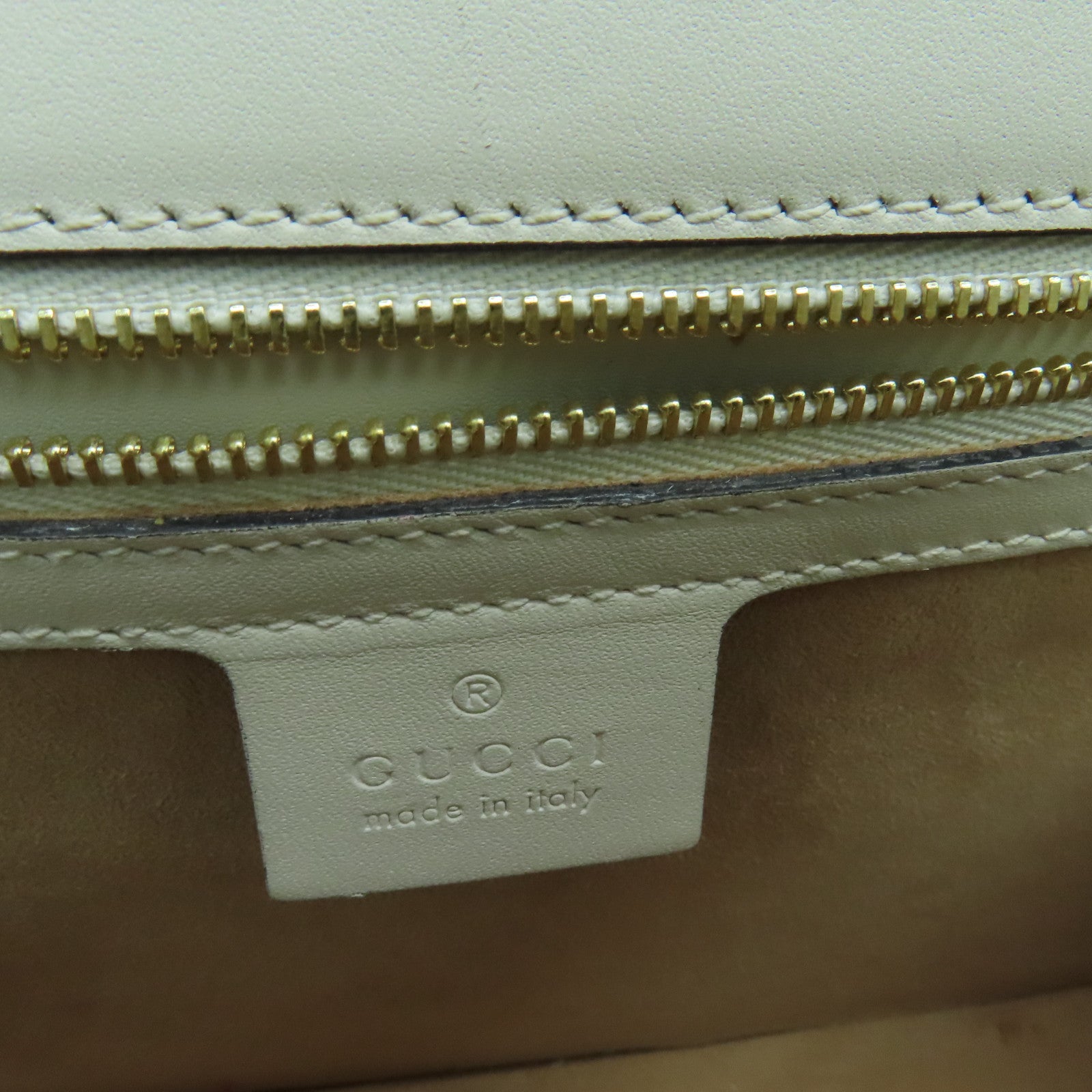 GUCCI 牛皮皮革Sylvie Shoulder Bag金扣肩背袋白色