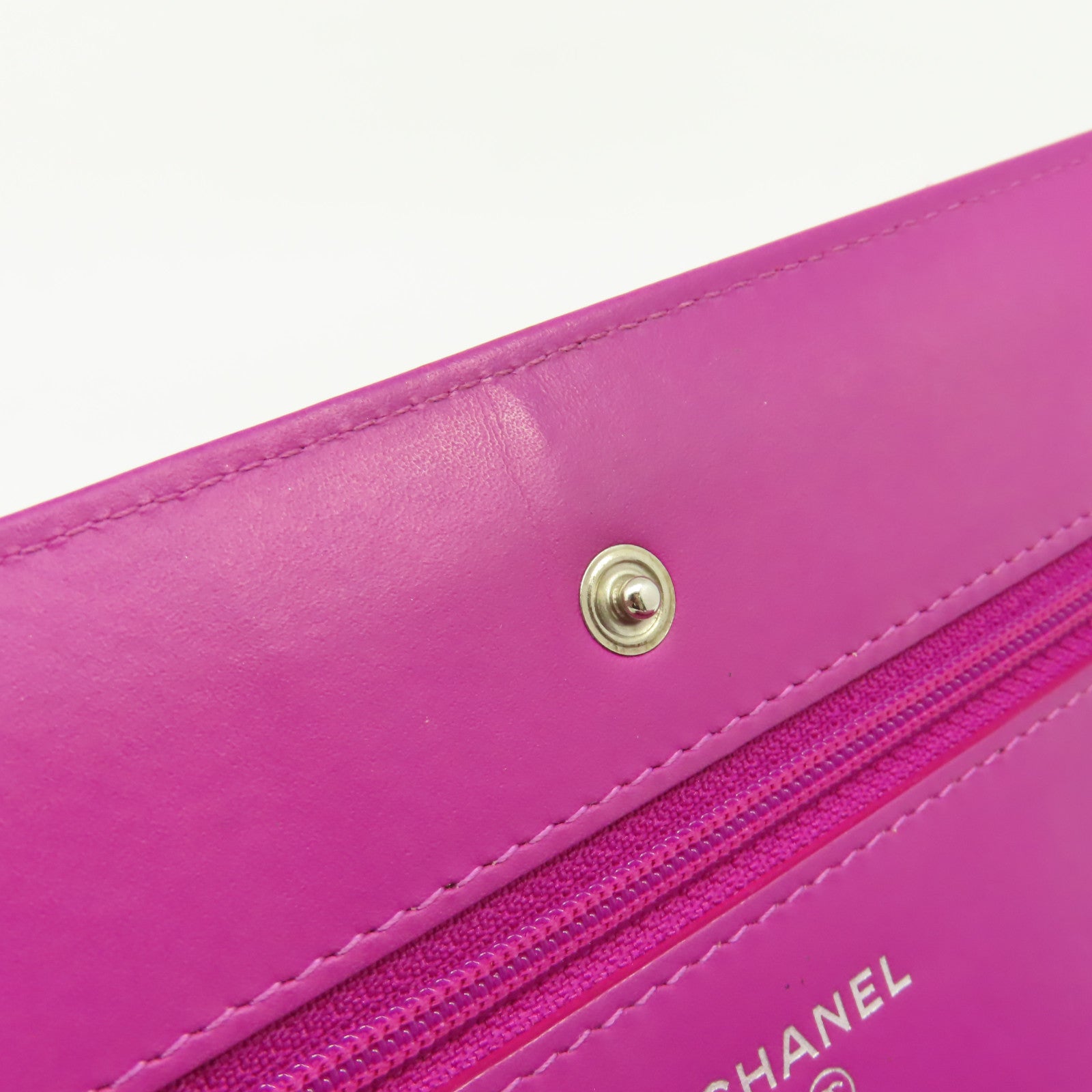 CHANEL 斜紋漆皮皮革WOC Wallet On Chain Shoulder Bag銀扣鏈帶肩背袋紫色
