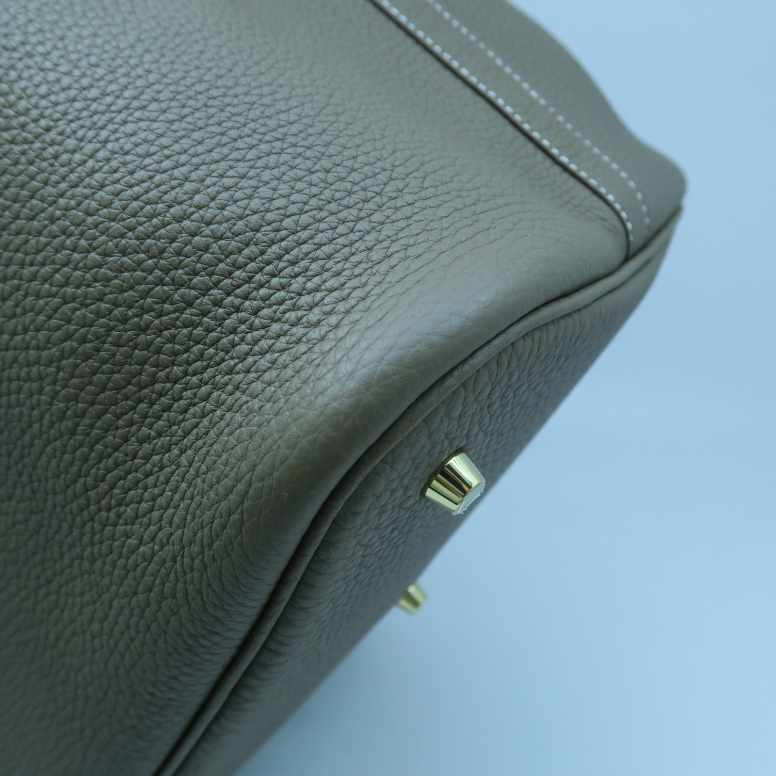 HERMES Clemence皮革Picotin GM金扣手挽袋大象灰