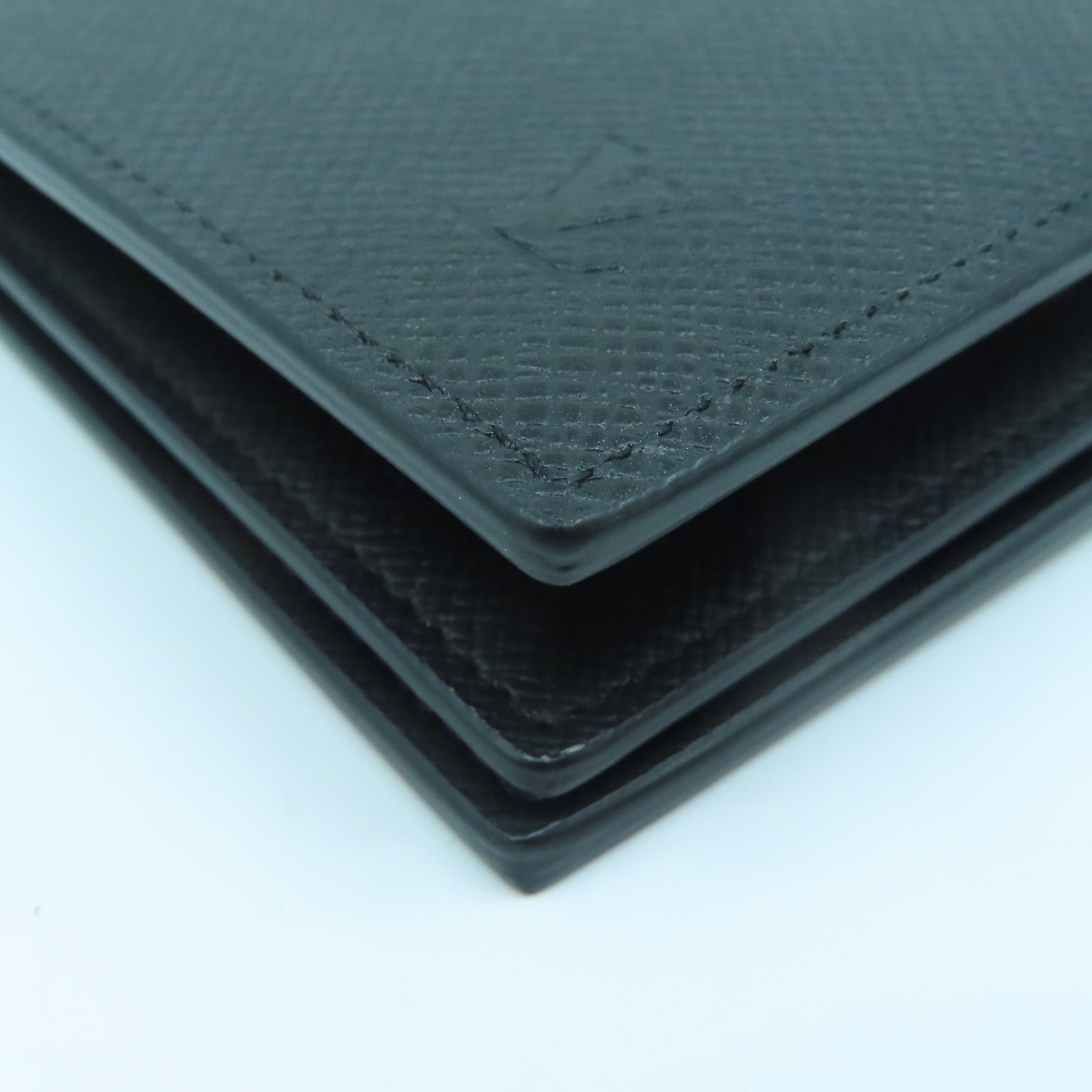 LOUIS VUITTON Taiga Amerigo Wallet银扣钱包黑色