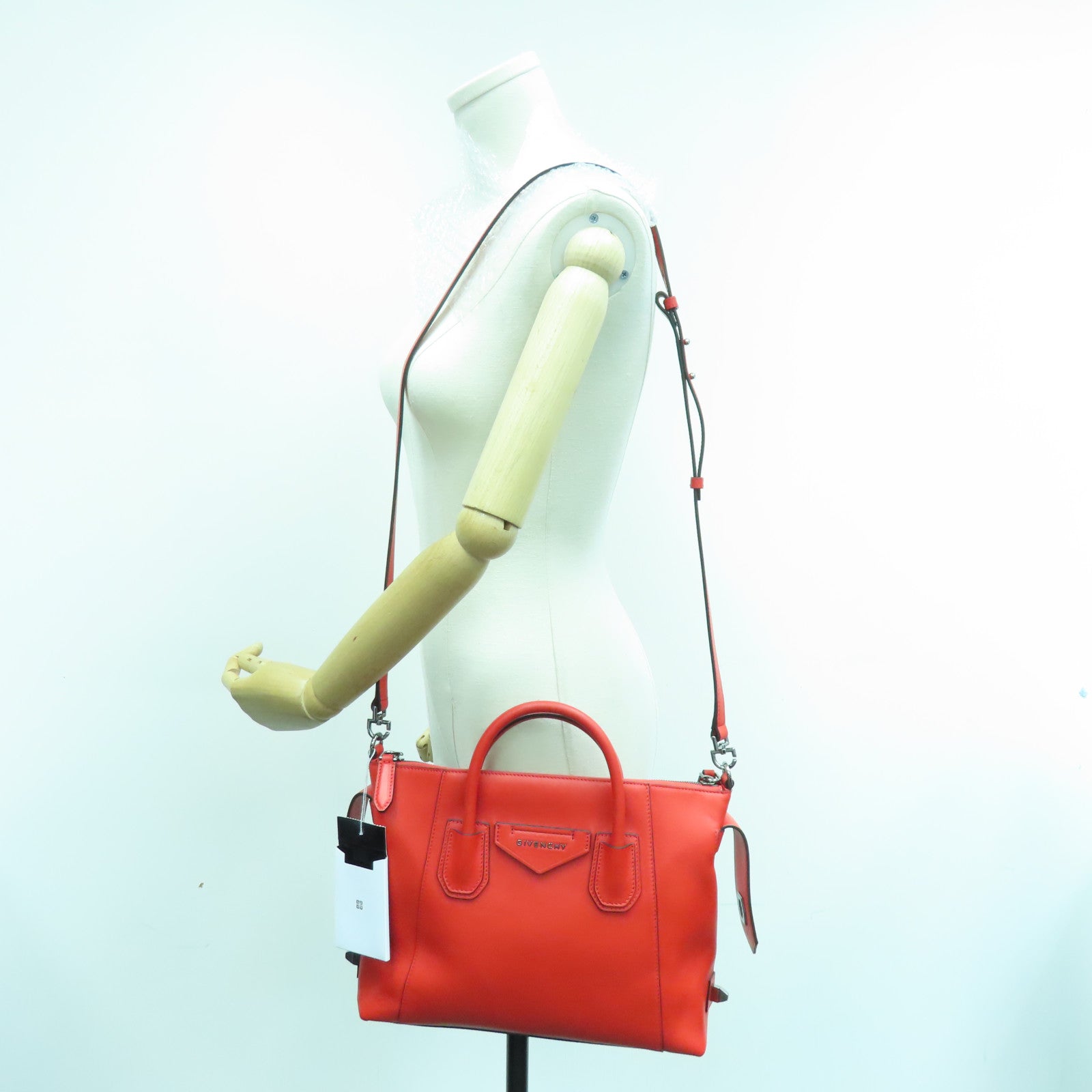 GIVENCHY 牛皮皮革2way Shoulder Bag银扣手挽肩背两用袋红色