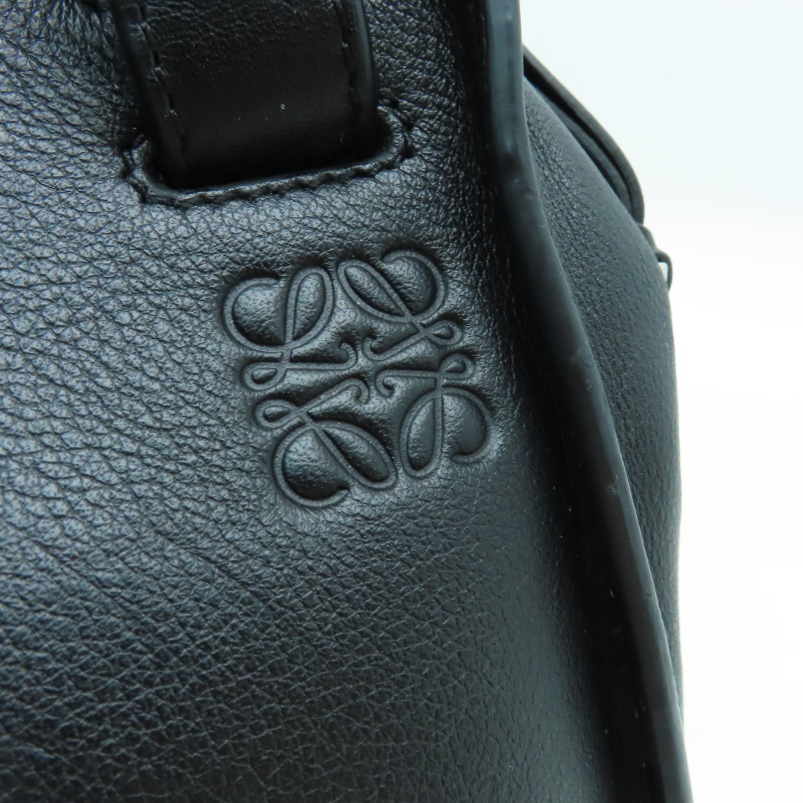 LOEWE 牛皮皮革Hammock Small銀扣肩背袋黑色