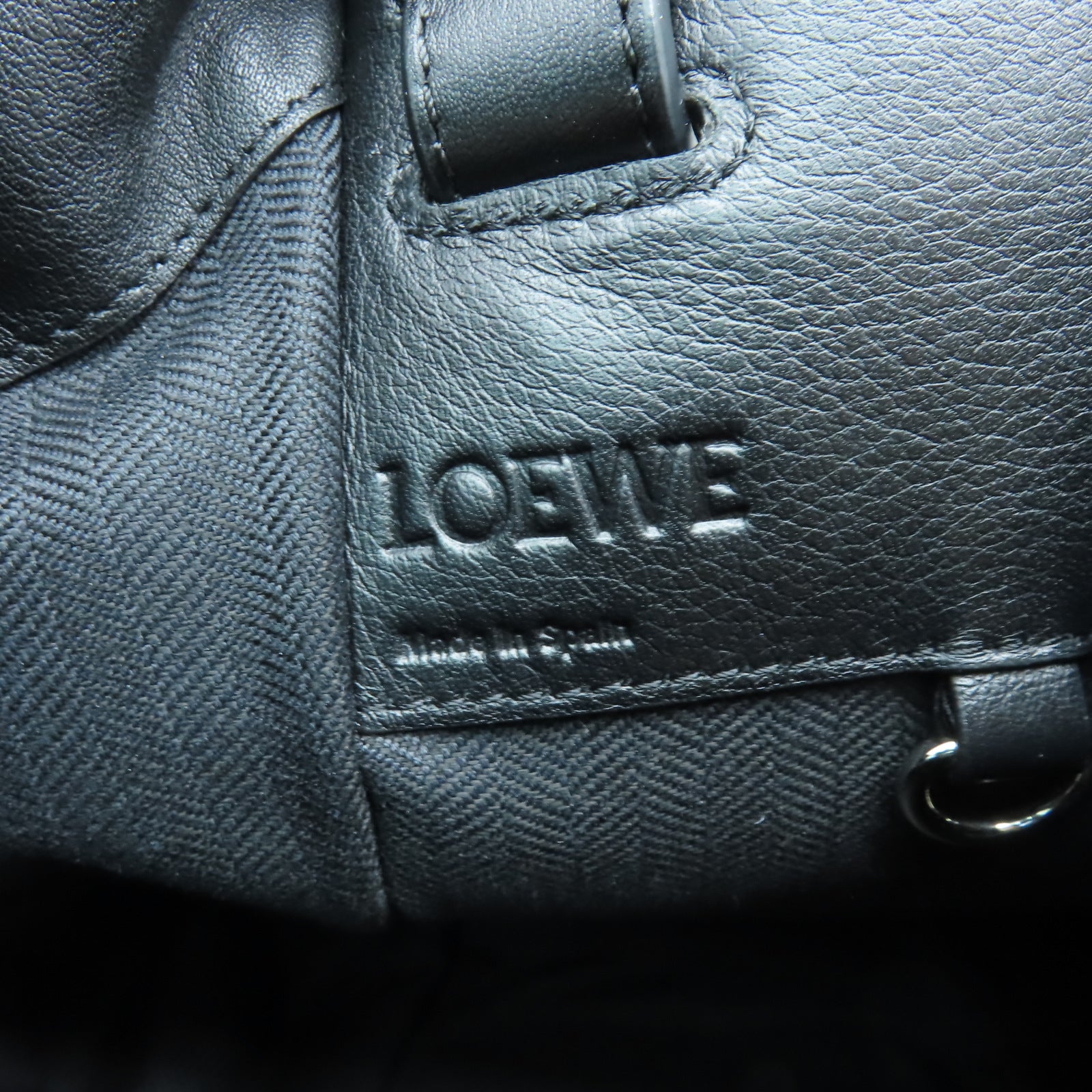LOEWE 牛皮皮革Hammock Small銀扣肩背袋黑色