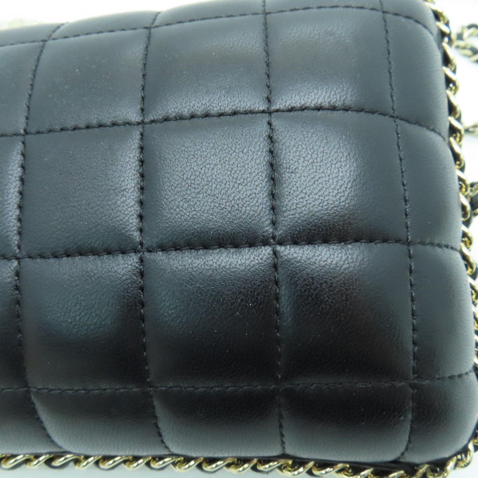 CHANEL Cowhide Leather Chanel Metal CC Clutch Gold Buckle Chain Strap Shoulder Bag Black