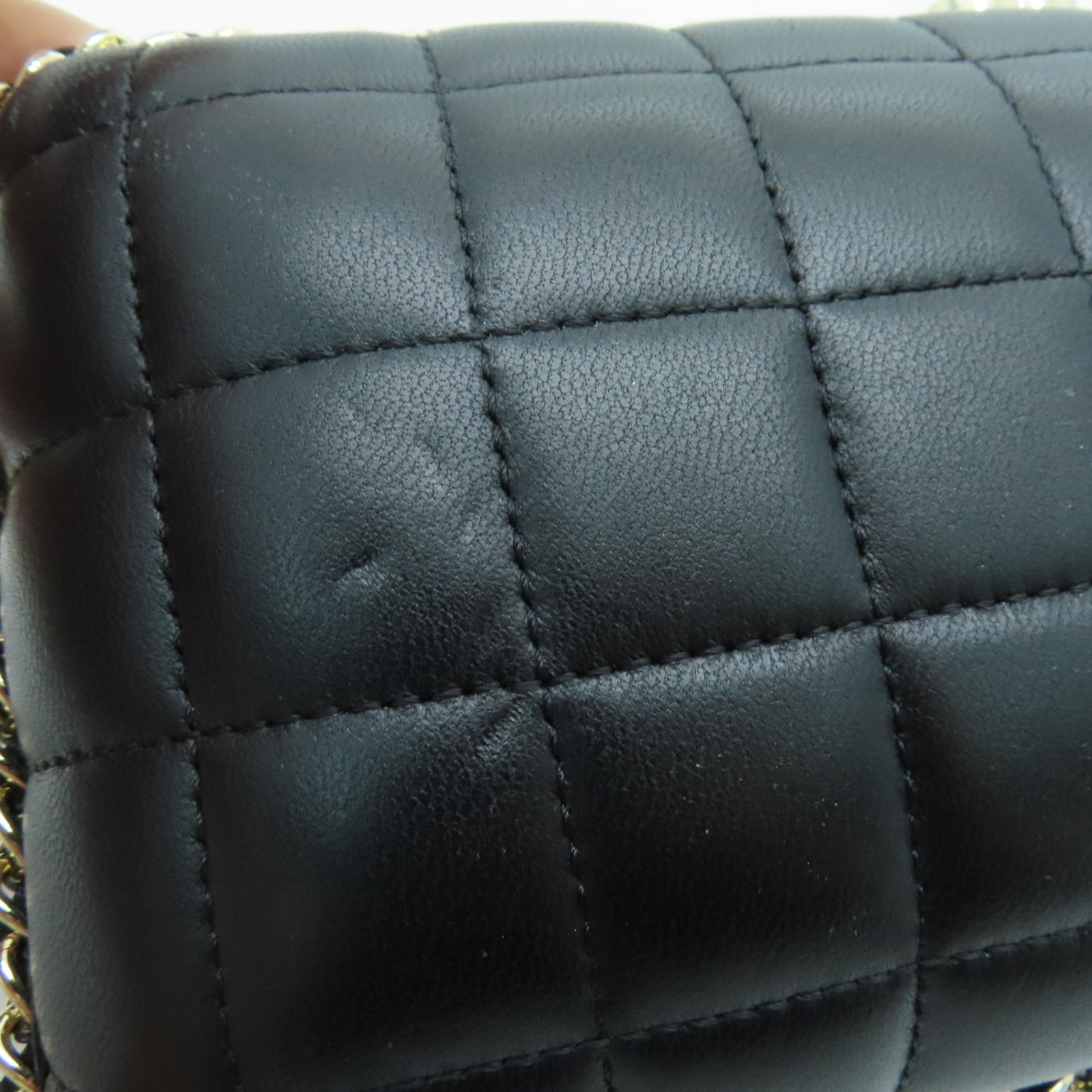 CHANEL Cowhide Leather Chanel Metal CC Clutch Gold Buckle Chain Strap Shoulder Bag Black
