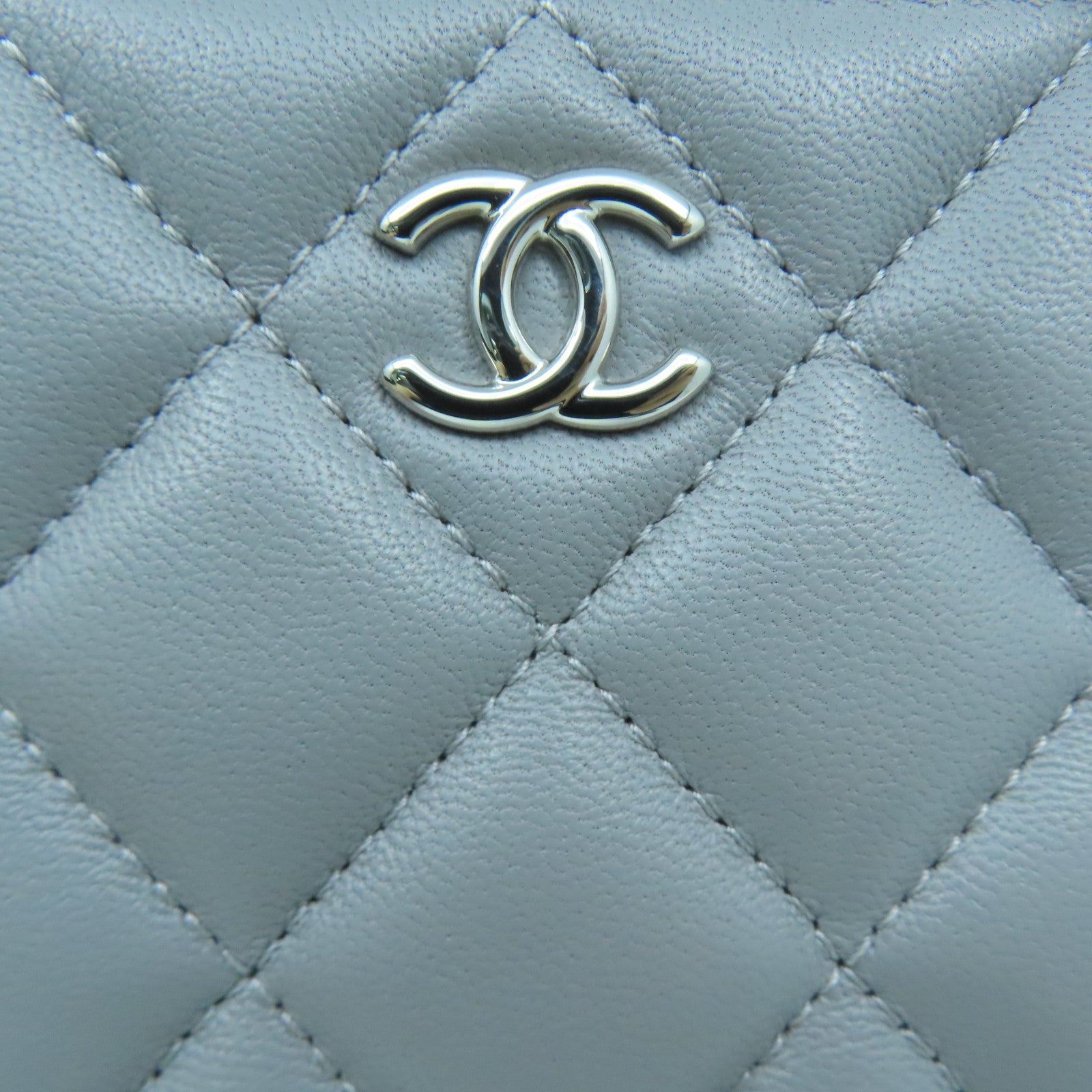 CHANEL 菱格羊皮皮革Pouch銀扣小袋灰色