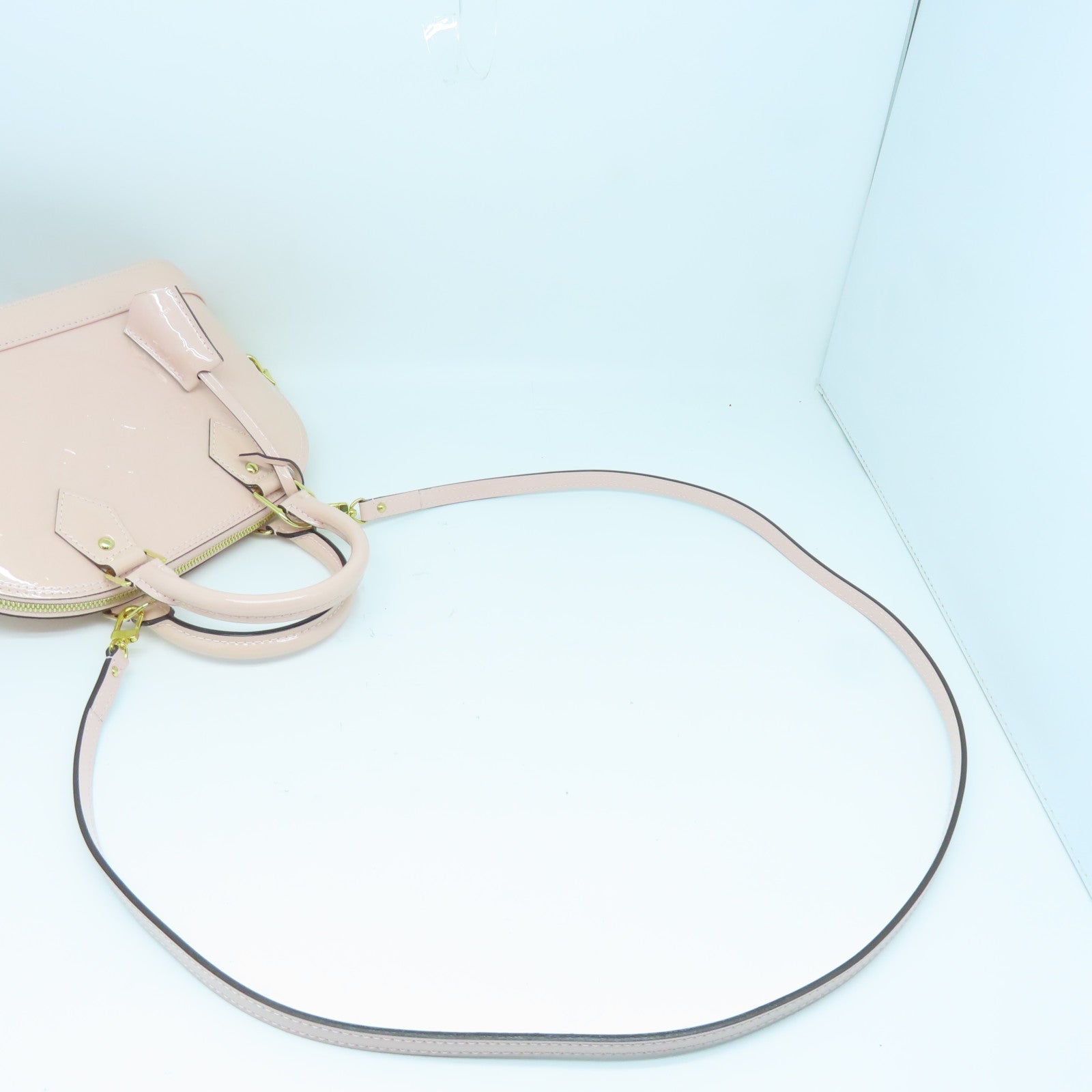 LOUIS VUITTON Monogram Vernis Alma BB金扣手挽肩背两用袋粉红色