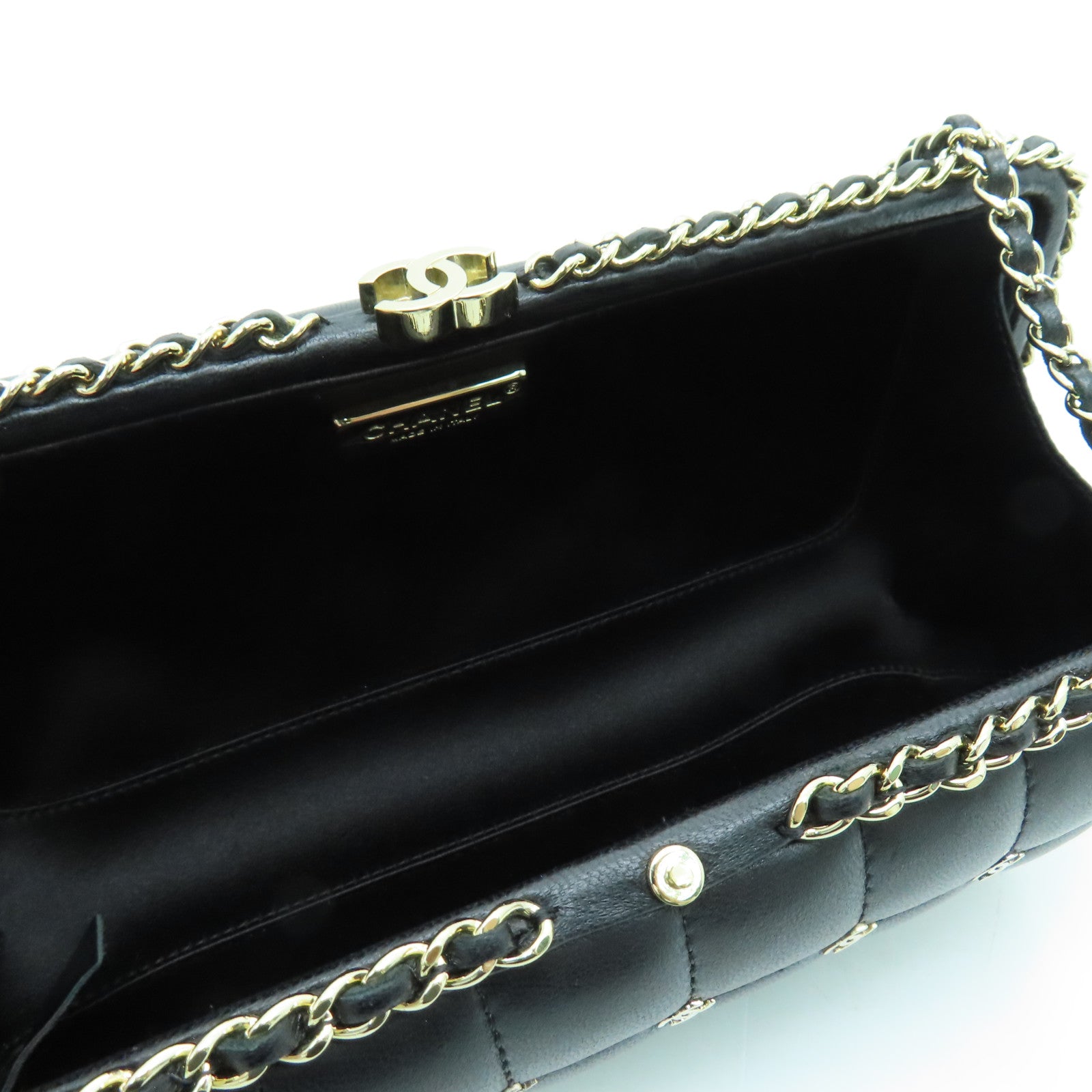 CHANEL Cowhide Leather Chanel Metal CC Clutch Gold Buckle Chain Strap Shoulder Bag Black