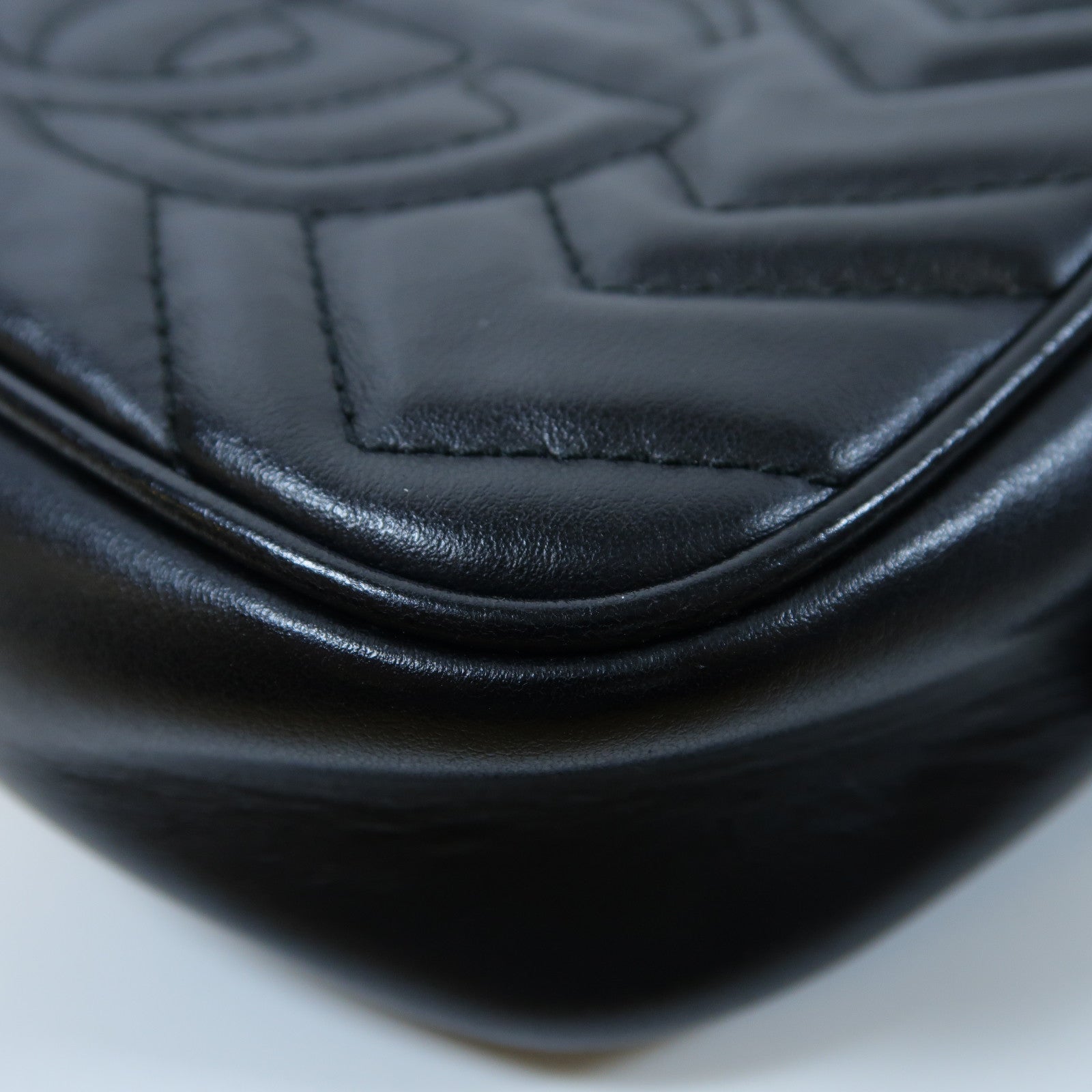GUCCI 牛皮皮革GG Marmont Mini金扣肩背袋黑色