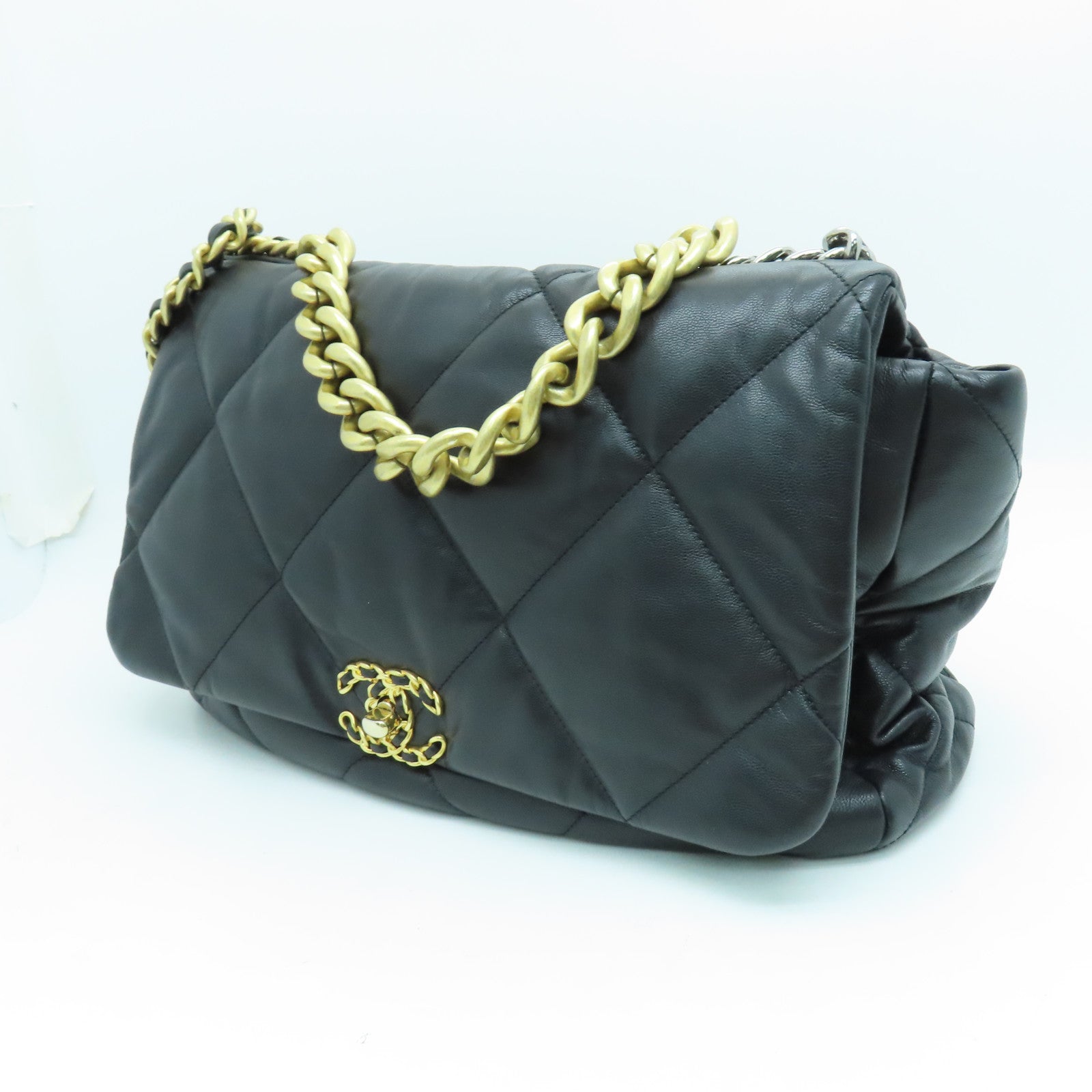 CHANEL 菱格羊皮皮革Chanel 19 Maxi金扣手挽肩背兩用袋黑色