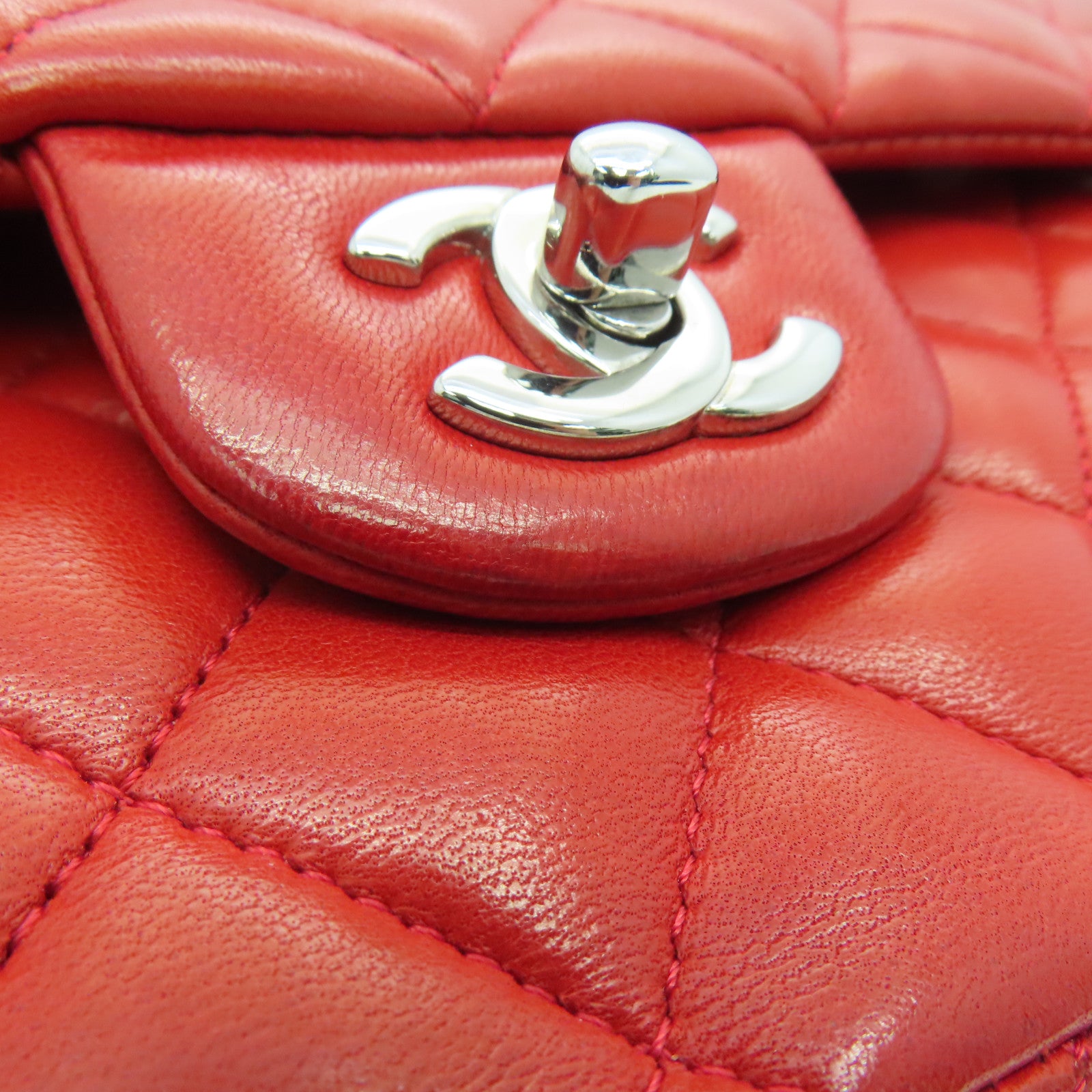 CHANEL 菱格羊皮皮革Classic Chain Shoulder银扣链条肩背袋红色