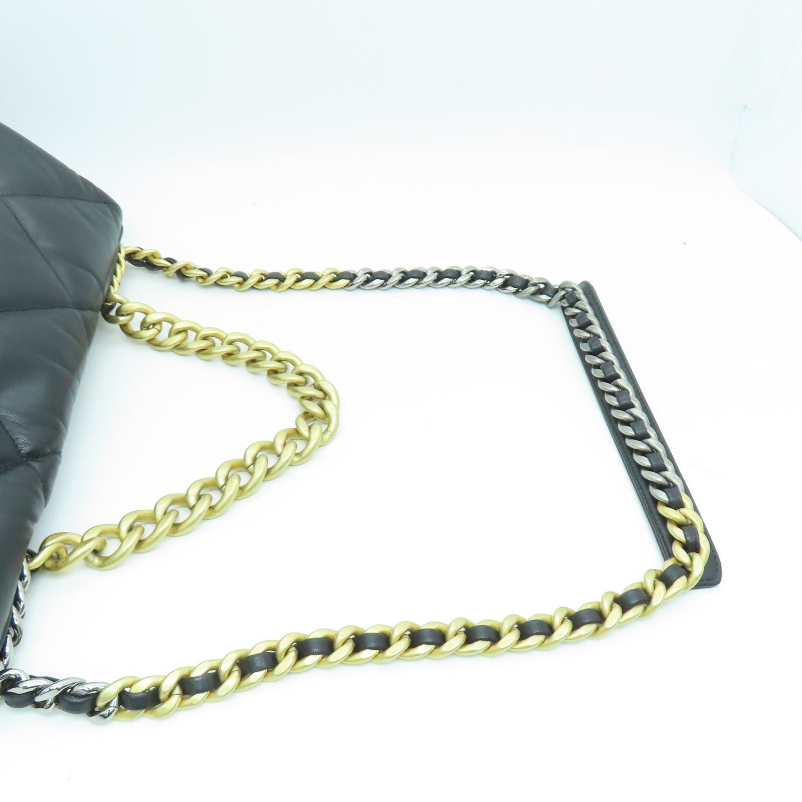 CHANEL 菱格羊皮皮革Chanel 19 Maxi金扣手挽肩背兩用袋黑色
