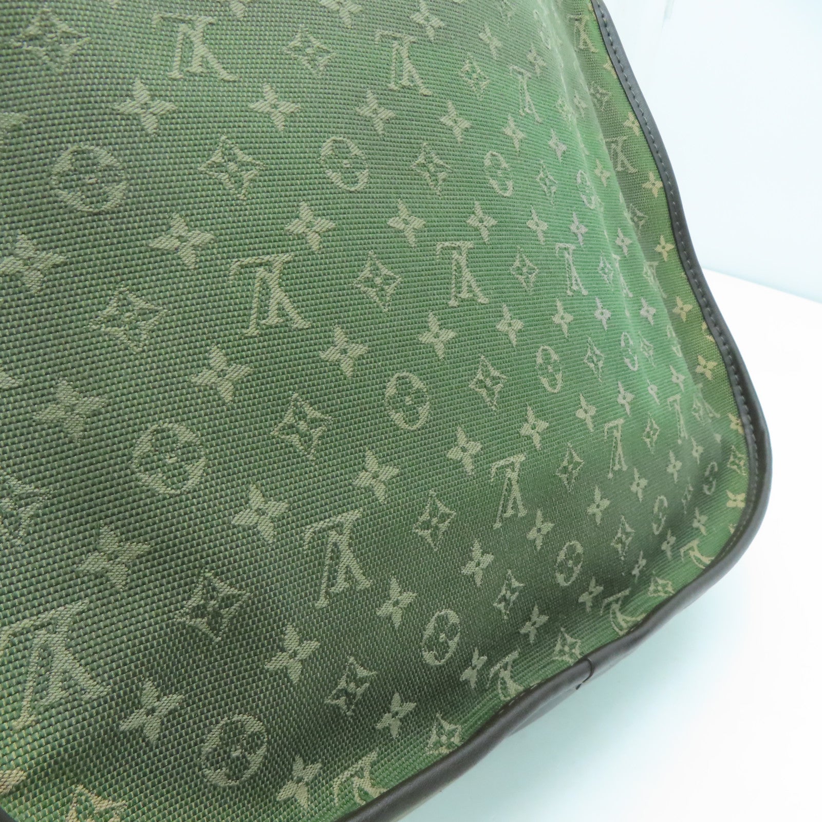 LOUIS VUITTON Monogram Mini Belangere金扣肩背袋绿色
