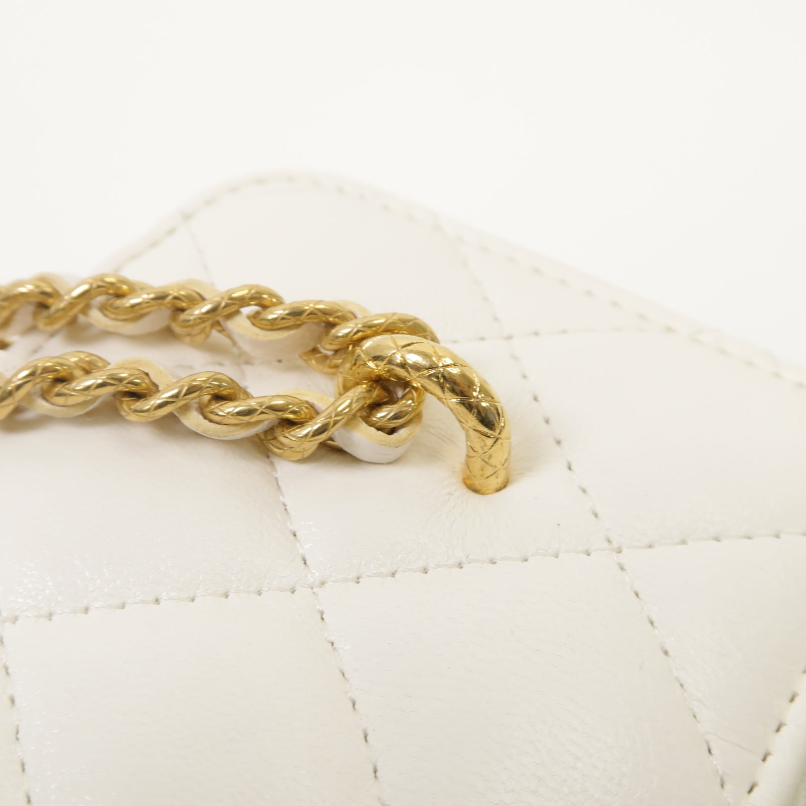 CHANEL 菱格羊皮皮革Chain Shoulder Bag金扣鏈帶肩背袋白色