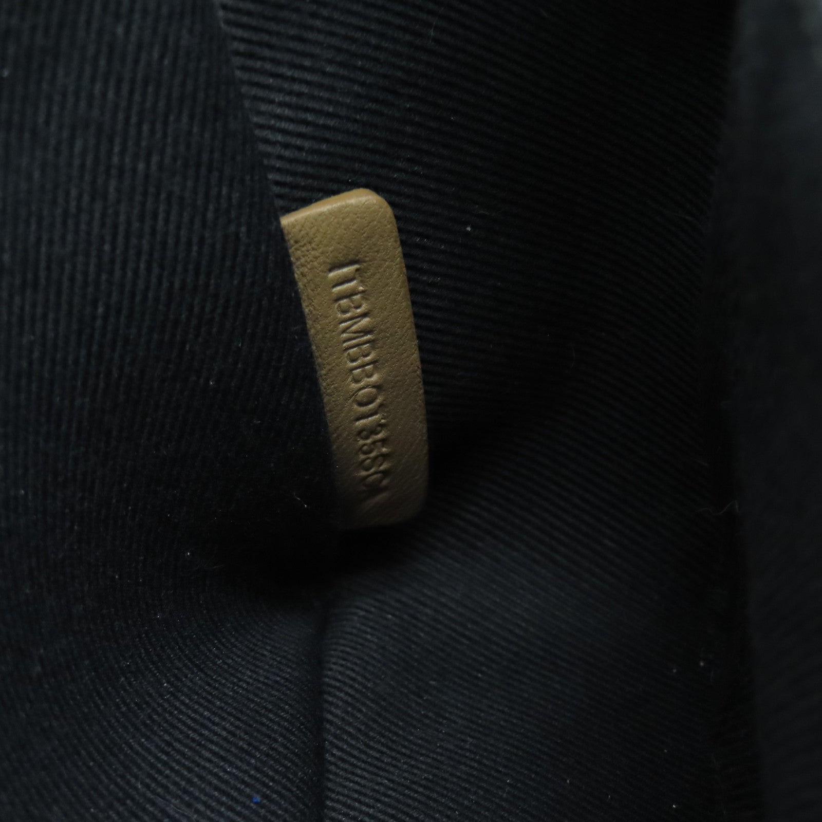 BURBERRY 牛皮皮革Chain Shoulder Bag链带肩背袋金扣米色