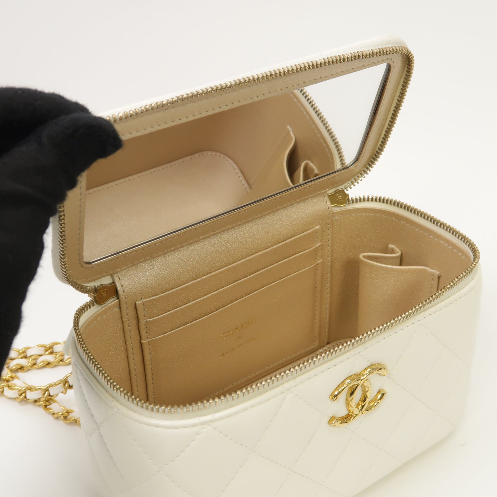 CHANEL 菱格羊皮皮革Chain Shoulder Bag金扣鏈帶肩背袋白色