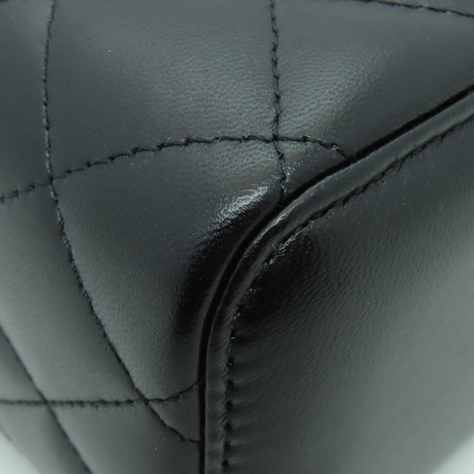 CHANEL 菱格Chain Shoulder Bag金扣鏈帶肩背袋黒色