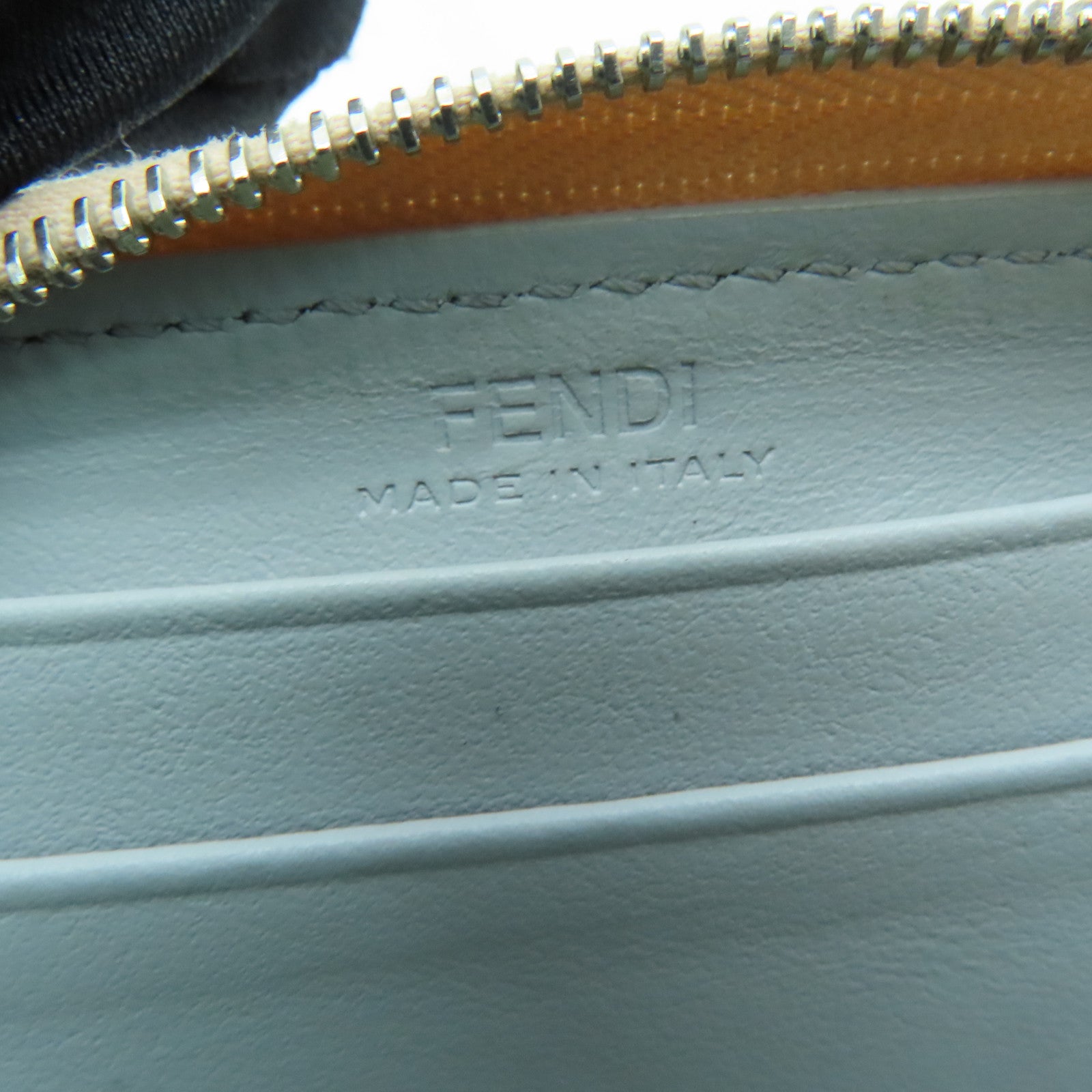 FENDI 【激减优惠】牛皮皮革Round Wallet银扣钱包米色