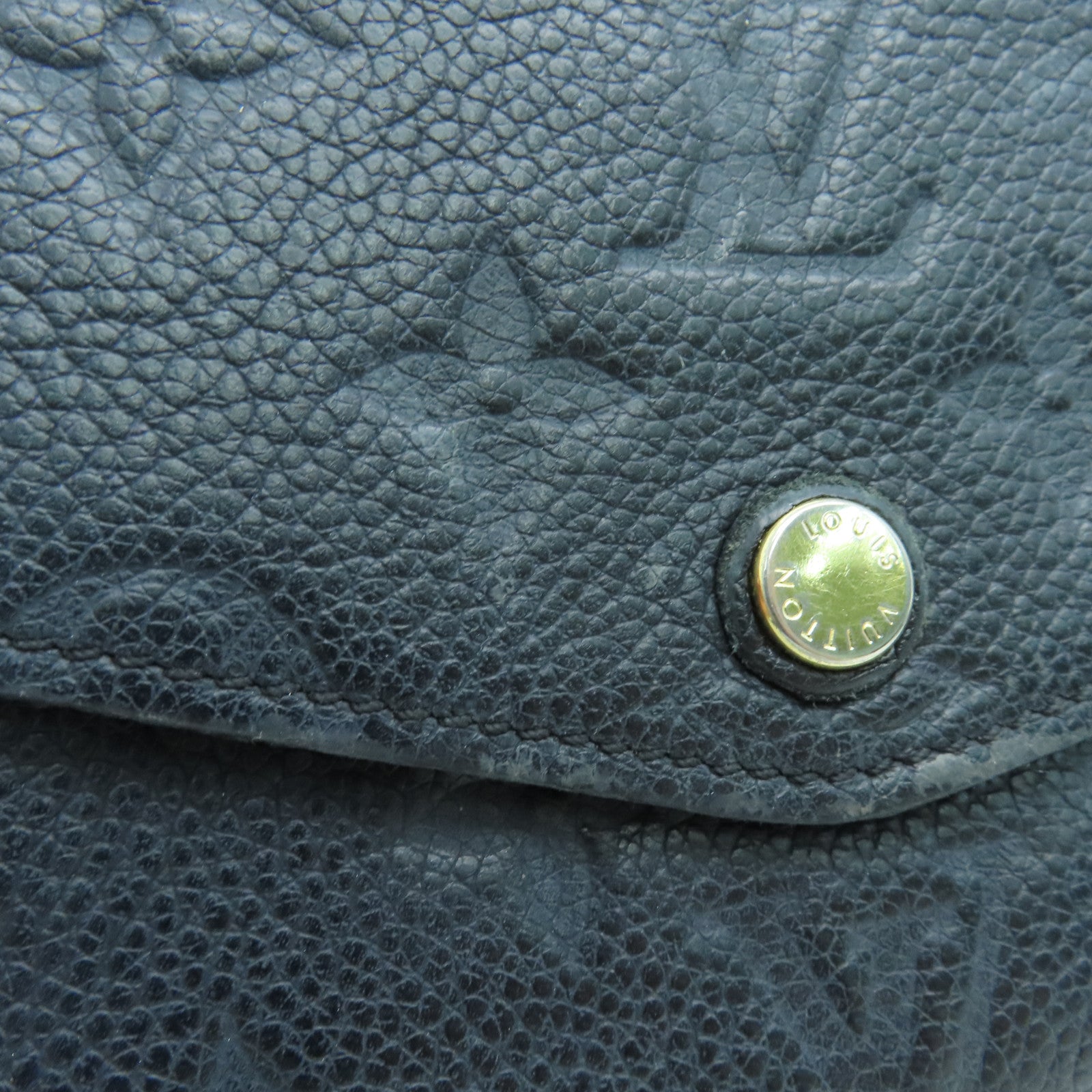 LOUIS VUITTON Monogram Empreinte Sarah长钱包金扣黑色