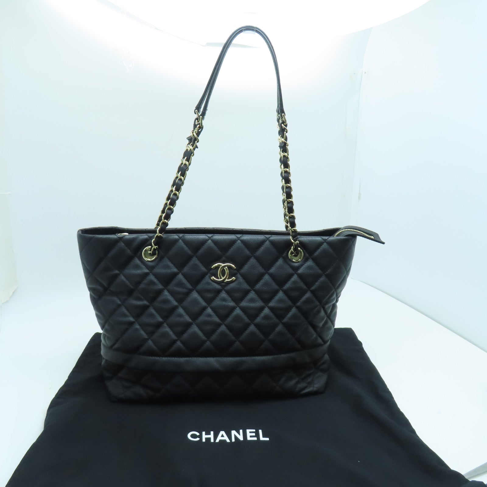 CHANEL 菱格Caviar皮革Chain Shoulder链带肩背袋金扣黑色