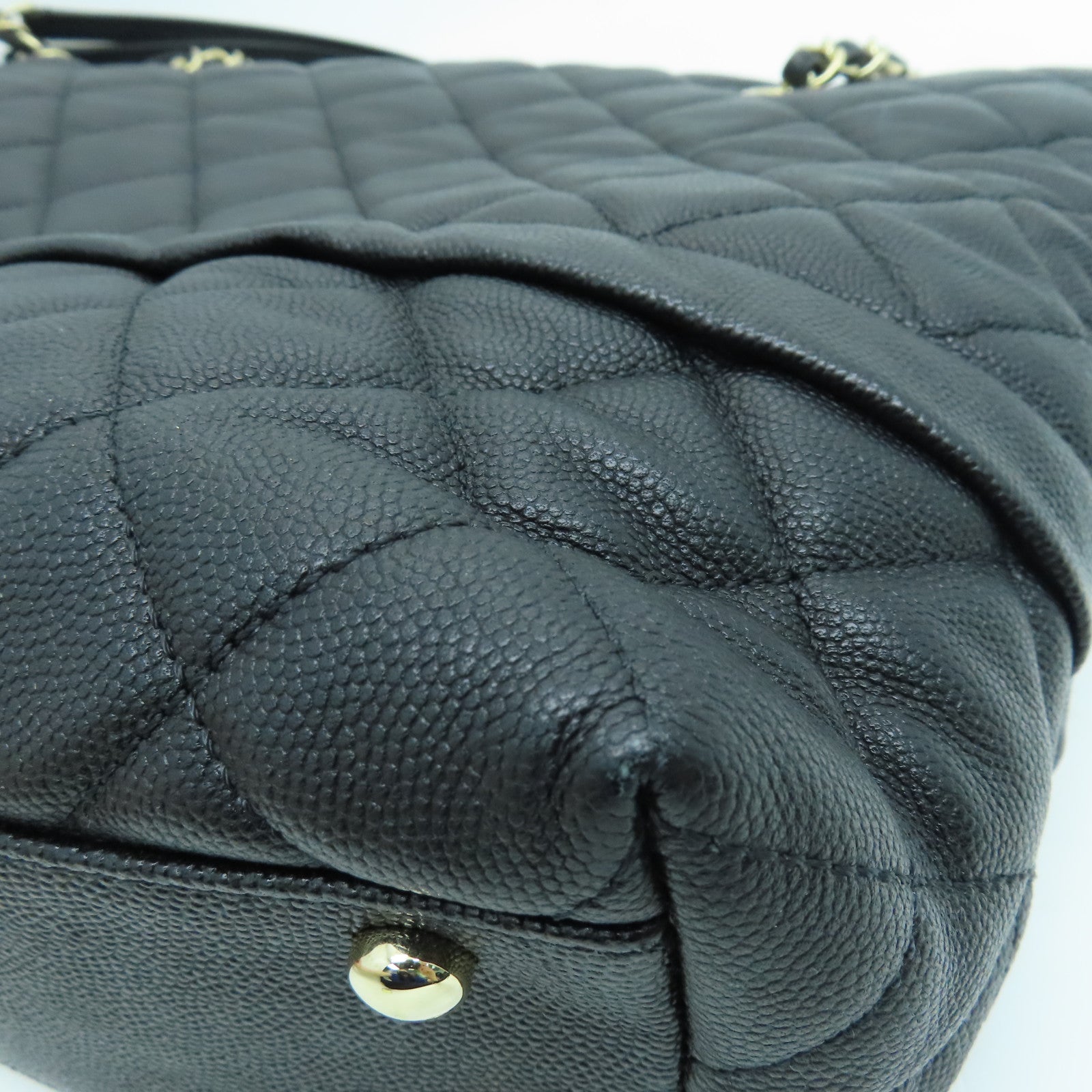 CHANEL 菱格Caviar皮革Chain Shoulder链带肩背袋金扣黑色